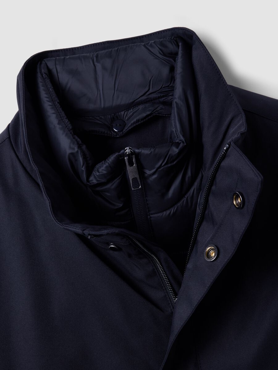 Blue padded regular-fit coat with high neck_5