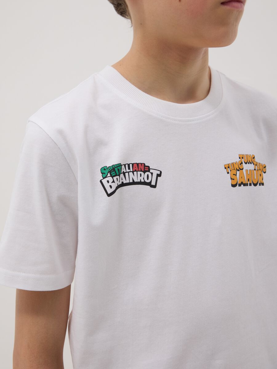 Boy's white pure cotton T-shirt, regular fit with prints_2