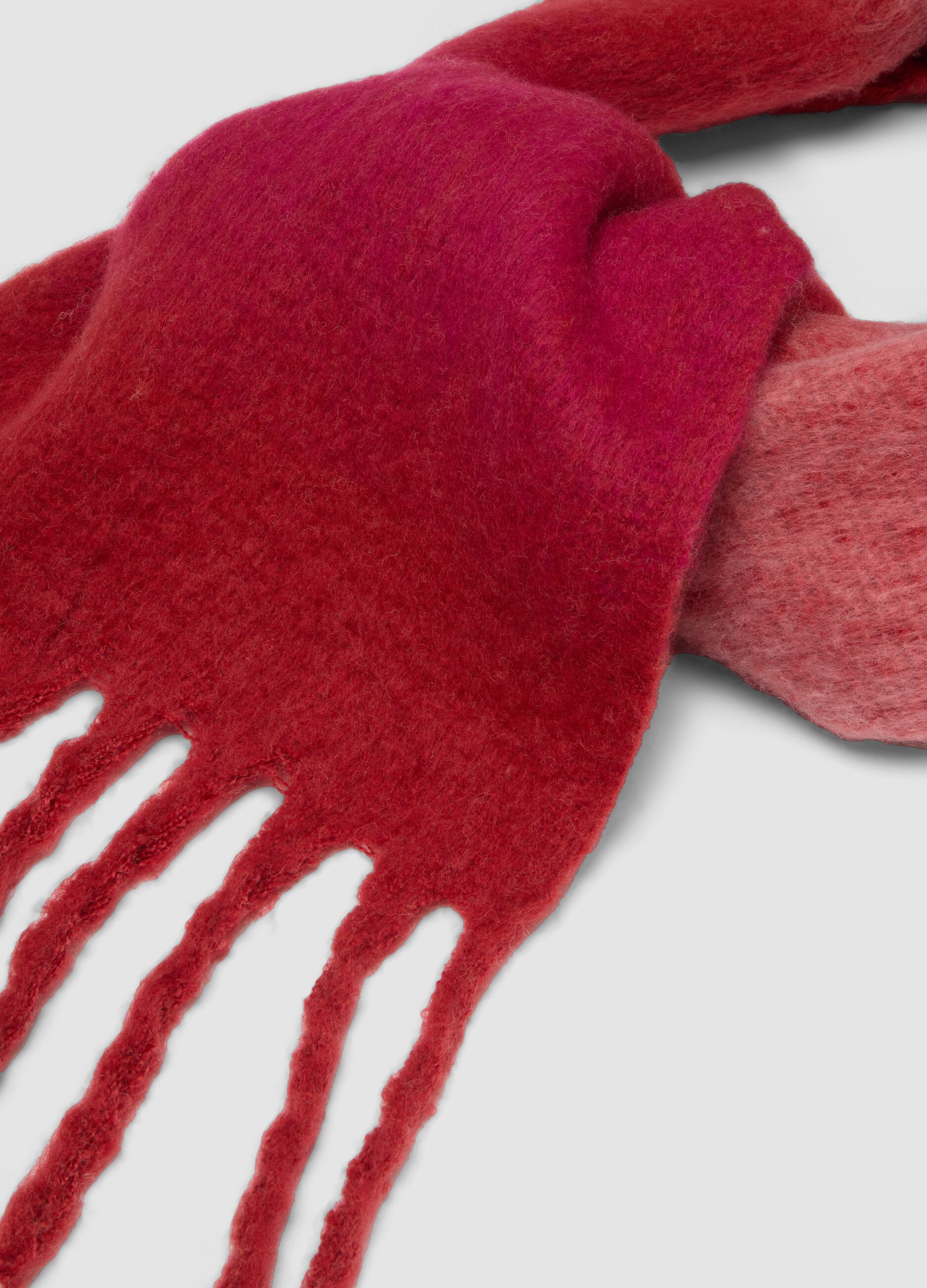 Pink wool-blend scarf with fringes