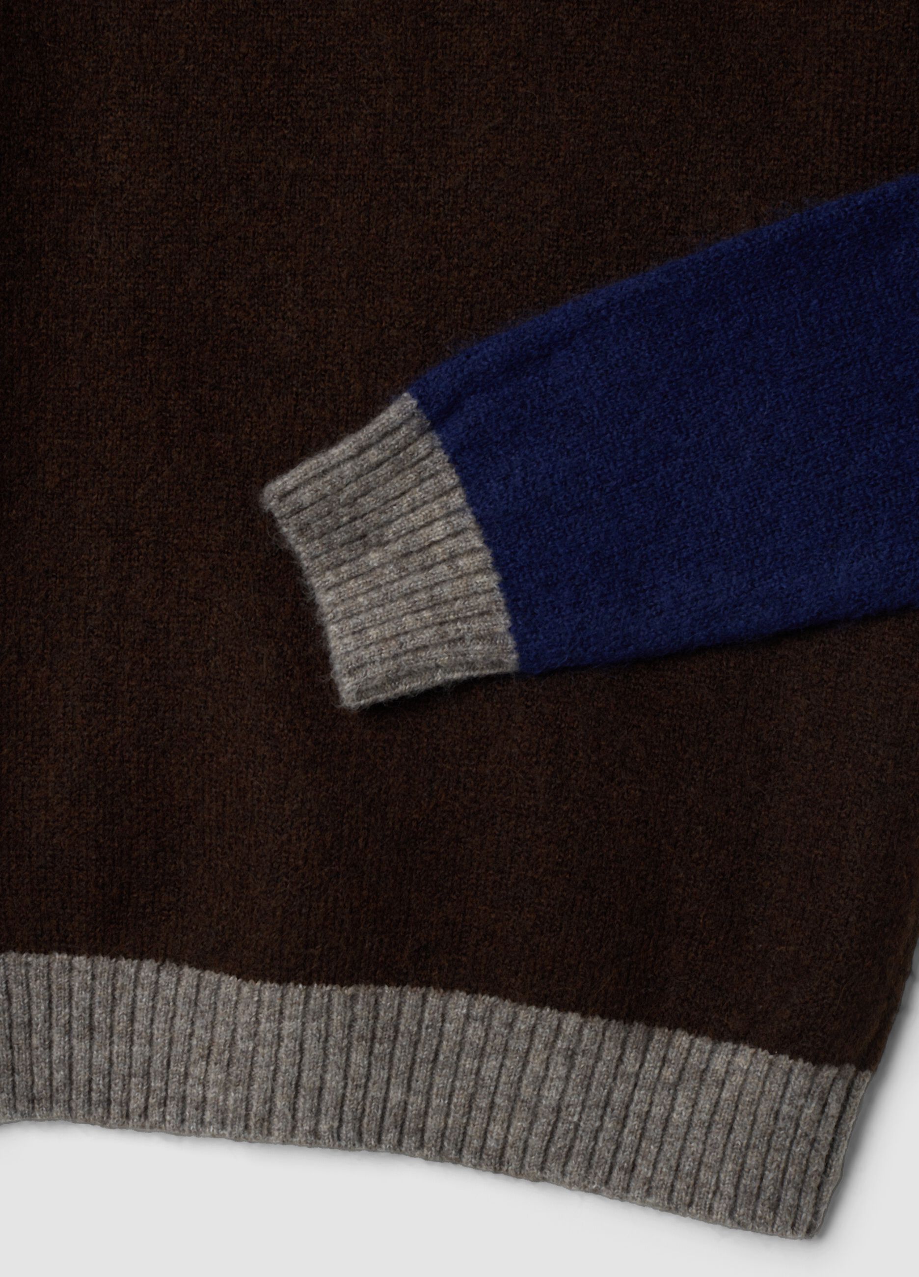 Men&rsquo;s brown crew-neck jumper in stretch wool and alpaca, regular fit
