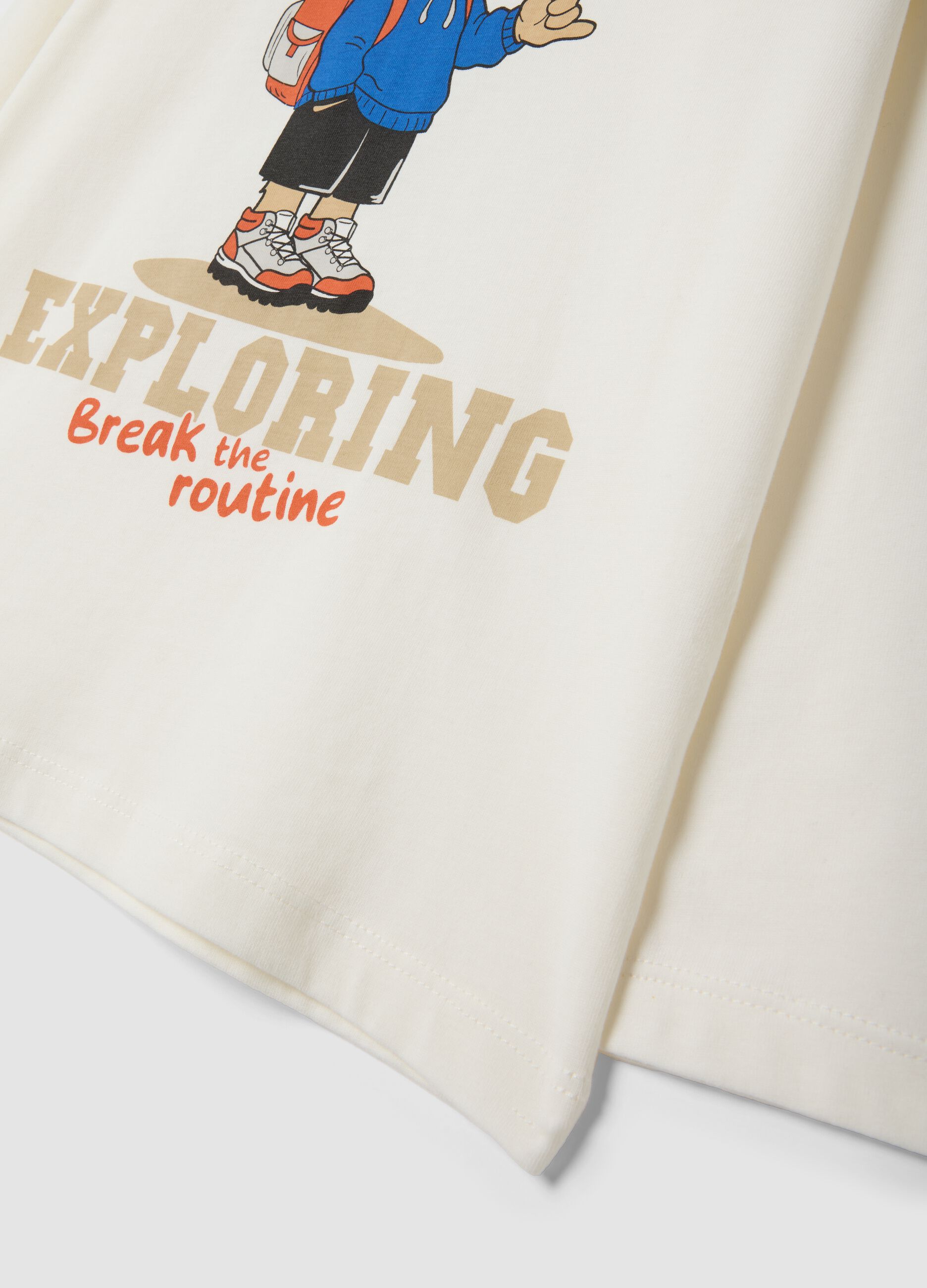 T-shirt bianca in puro cotone organico con stampa over fit