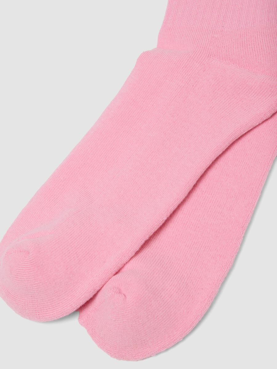 Pink cotton-blend sports socks with embroidered logo_2
