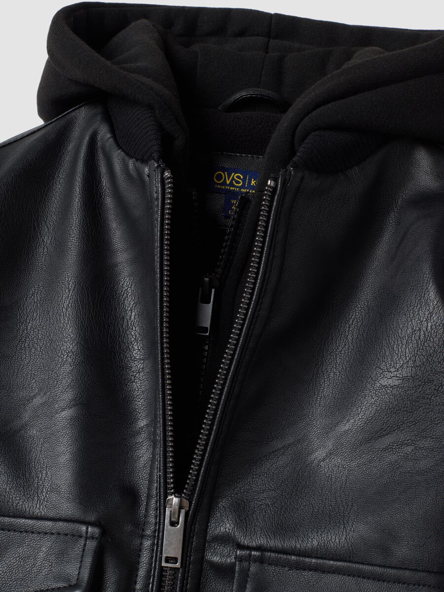 Black padded hooded zip-up jacket for boys_5