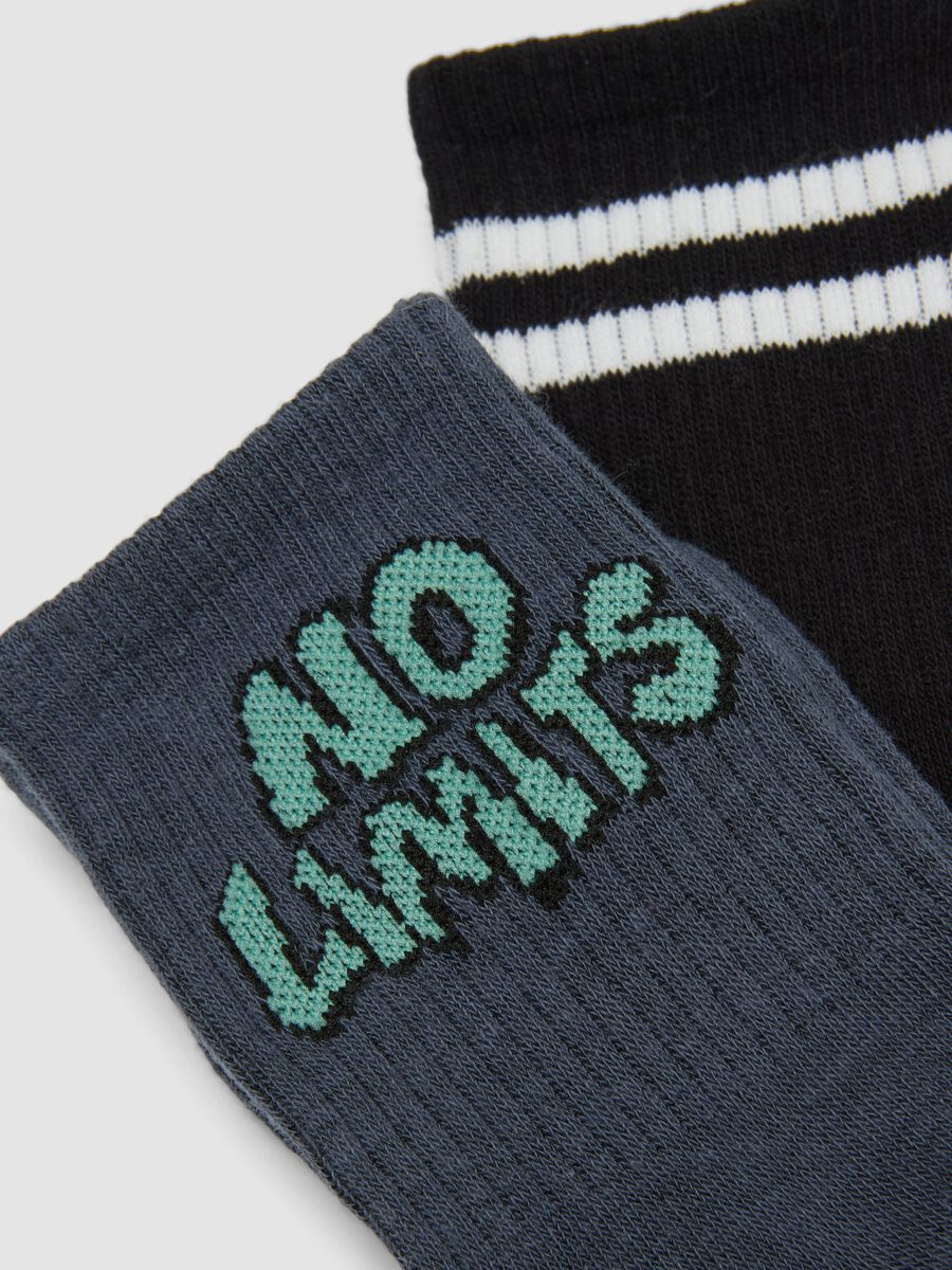 Three-pack of multicolour short socks in stretch organic cotton for boys_2