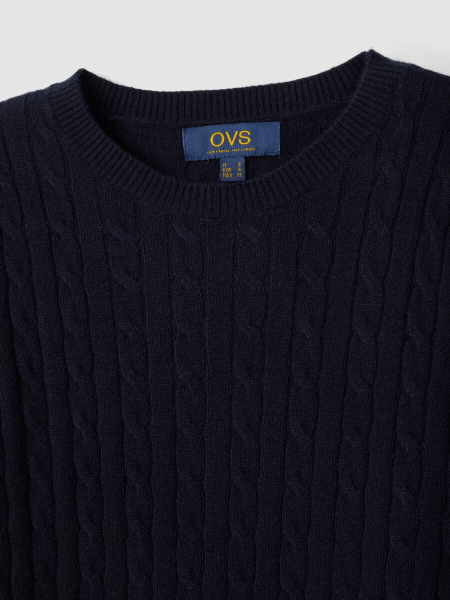 Navy cable-knit crew-neck jumper, regular fit_5