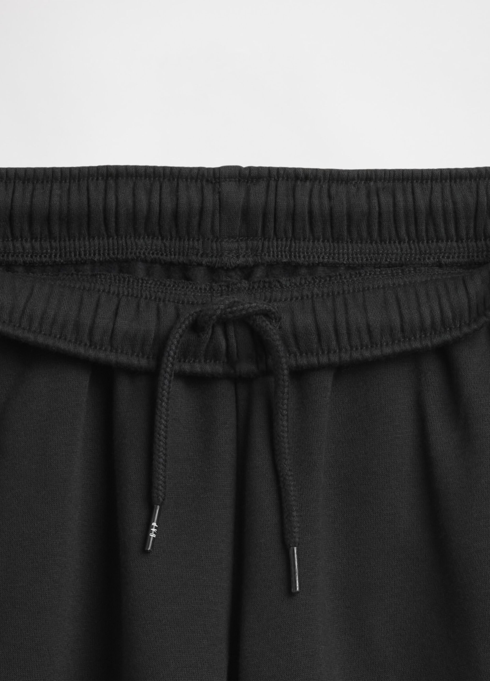 بنطال رياضي بشعار GAP