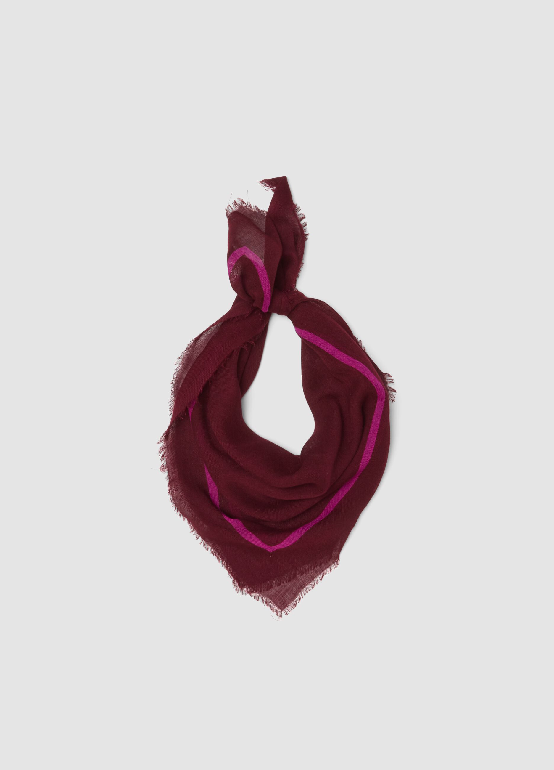 Purple viscose and wool-blend scarf with fringed edges