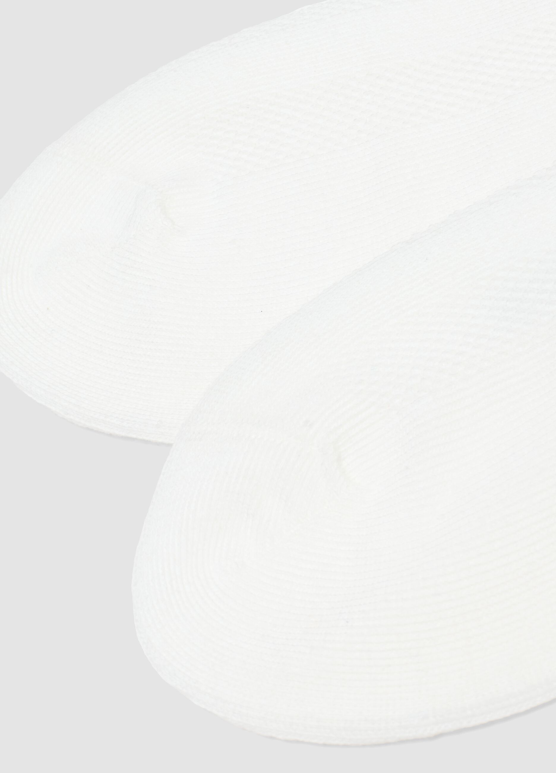 Girls&rsquo; white stretch cotton-blend socks with frill trim