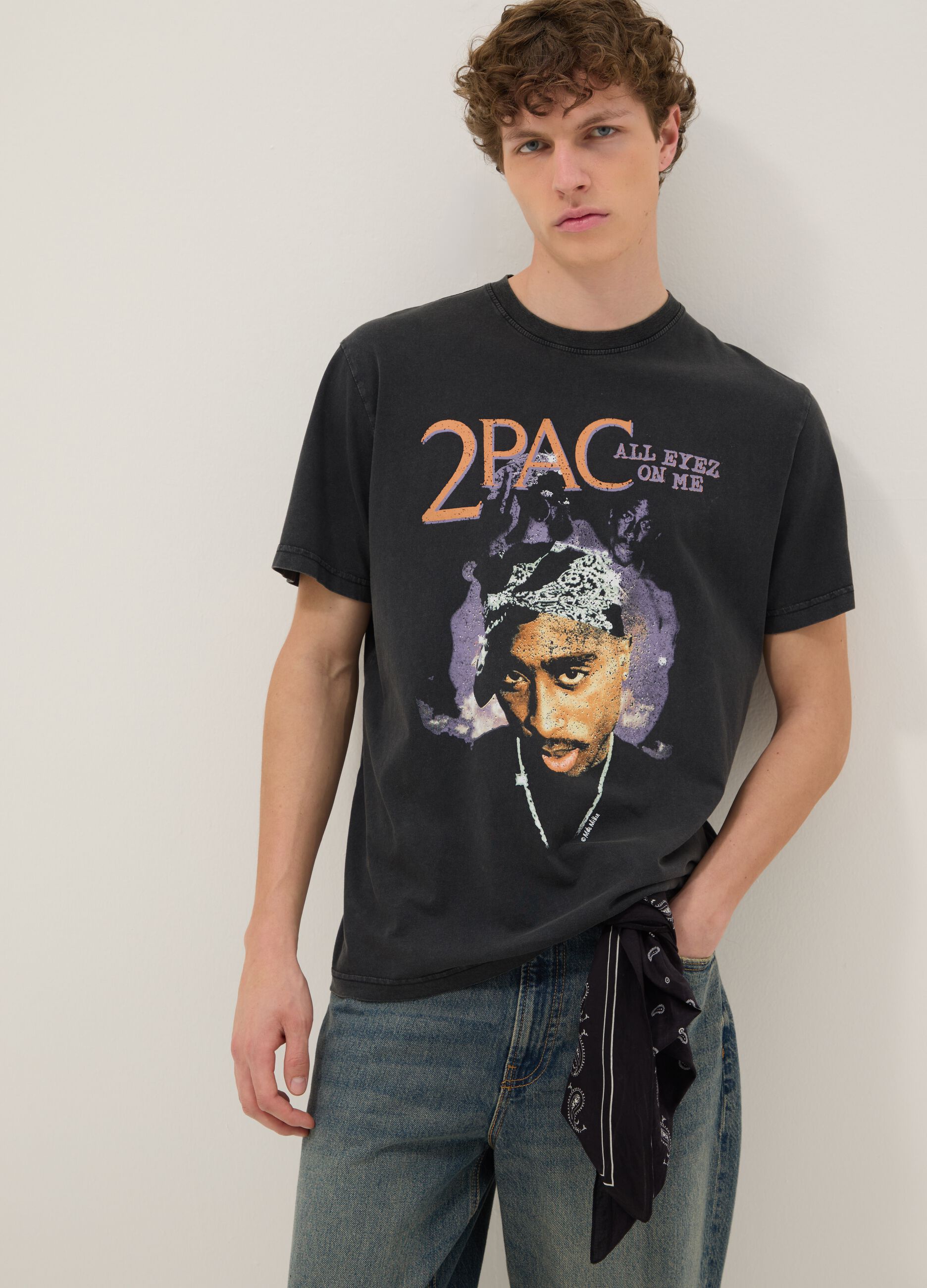 تيشيرت أسود مطبوع عليه صورة 2Pac، مصنوع من القطن الخالص، بقصة مريحة