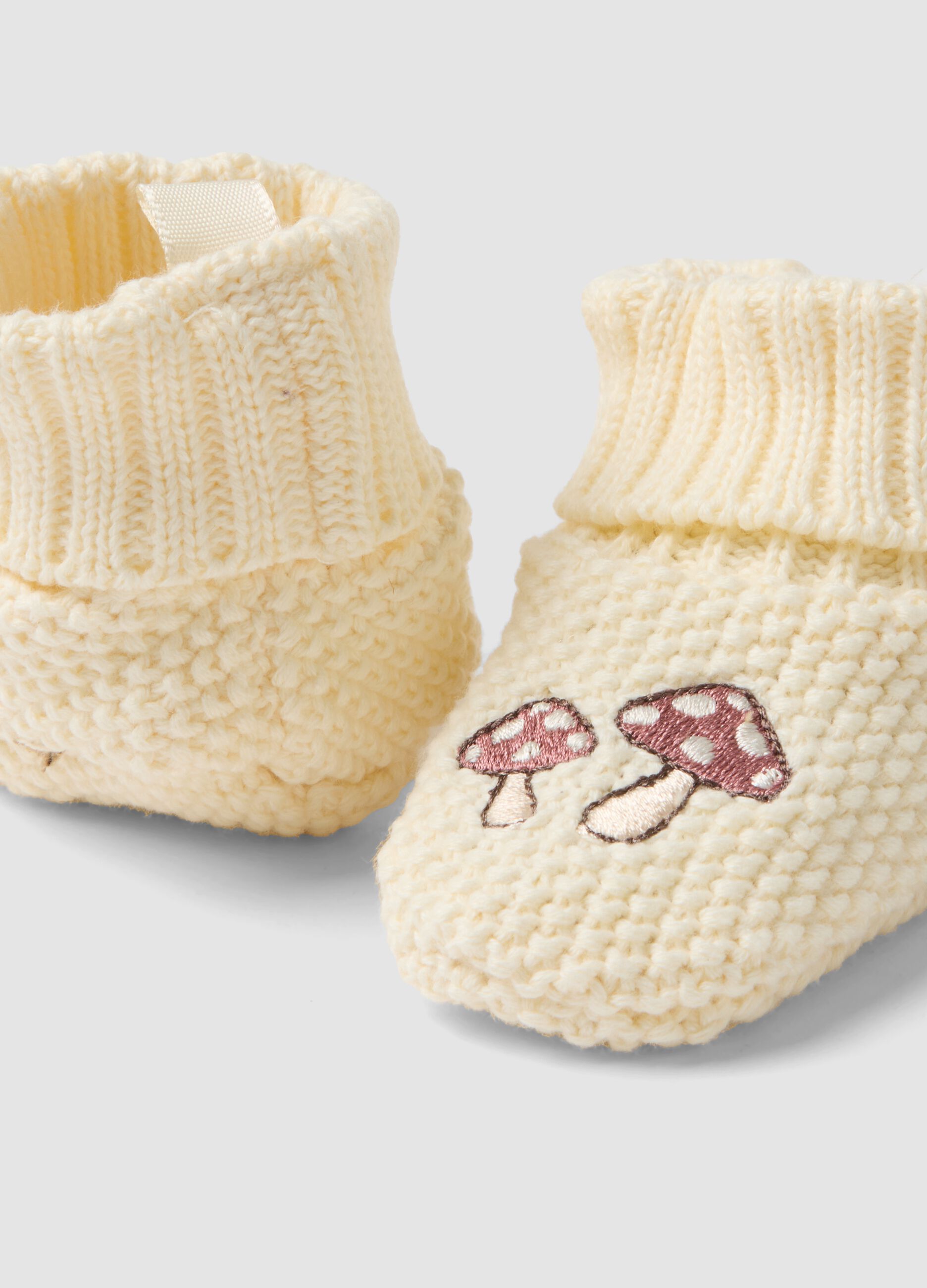 White 100% cotton baby booties with knitted cuff