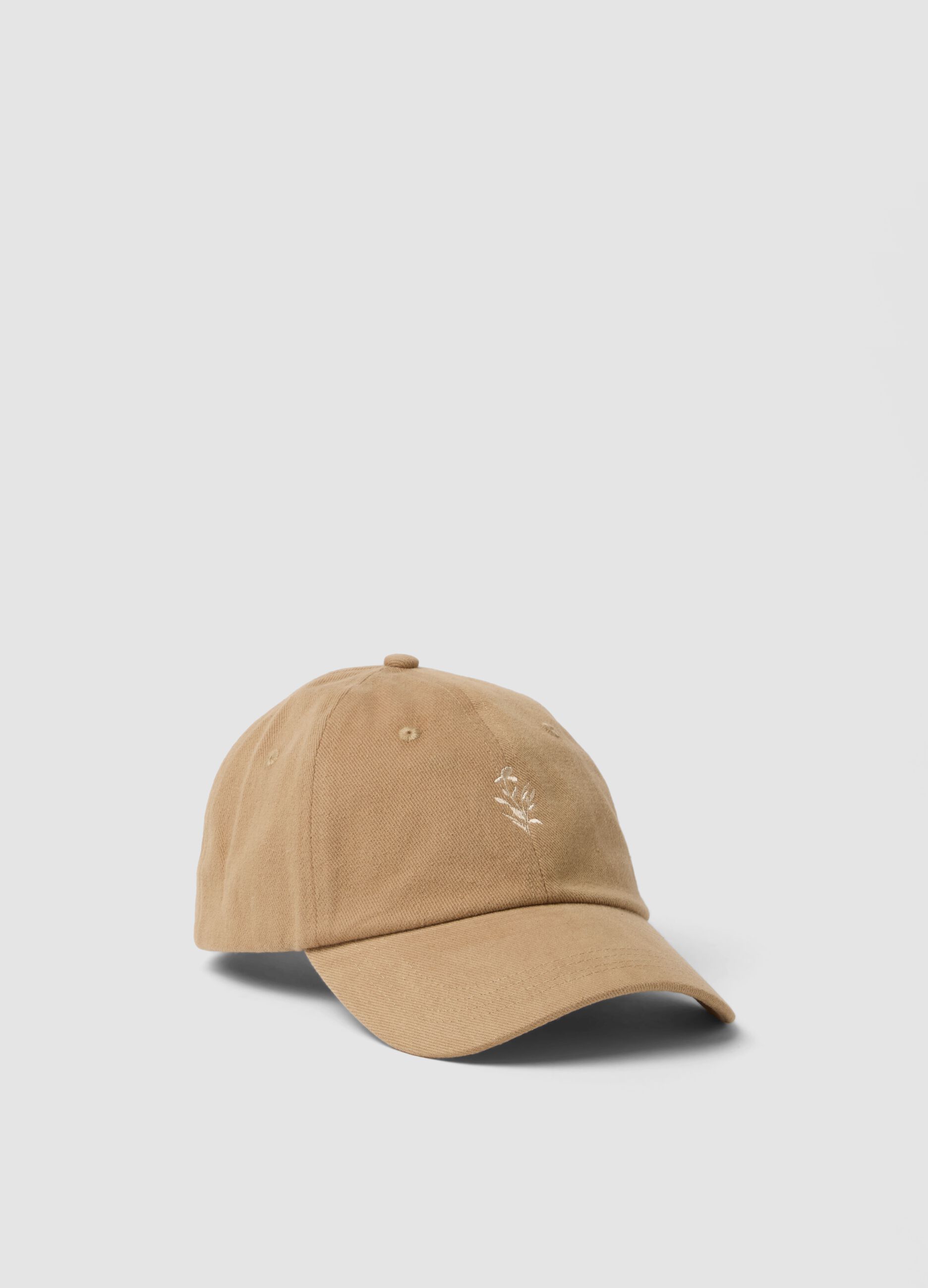 Beige pure cotton cap with embroidery