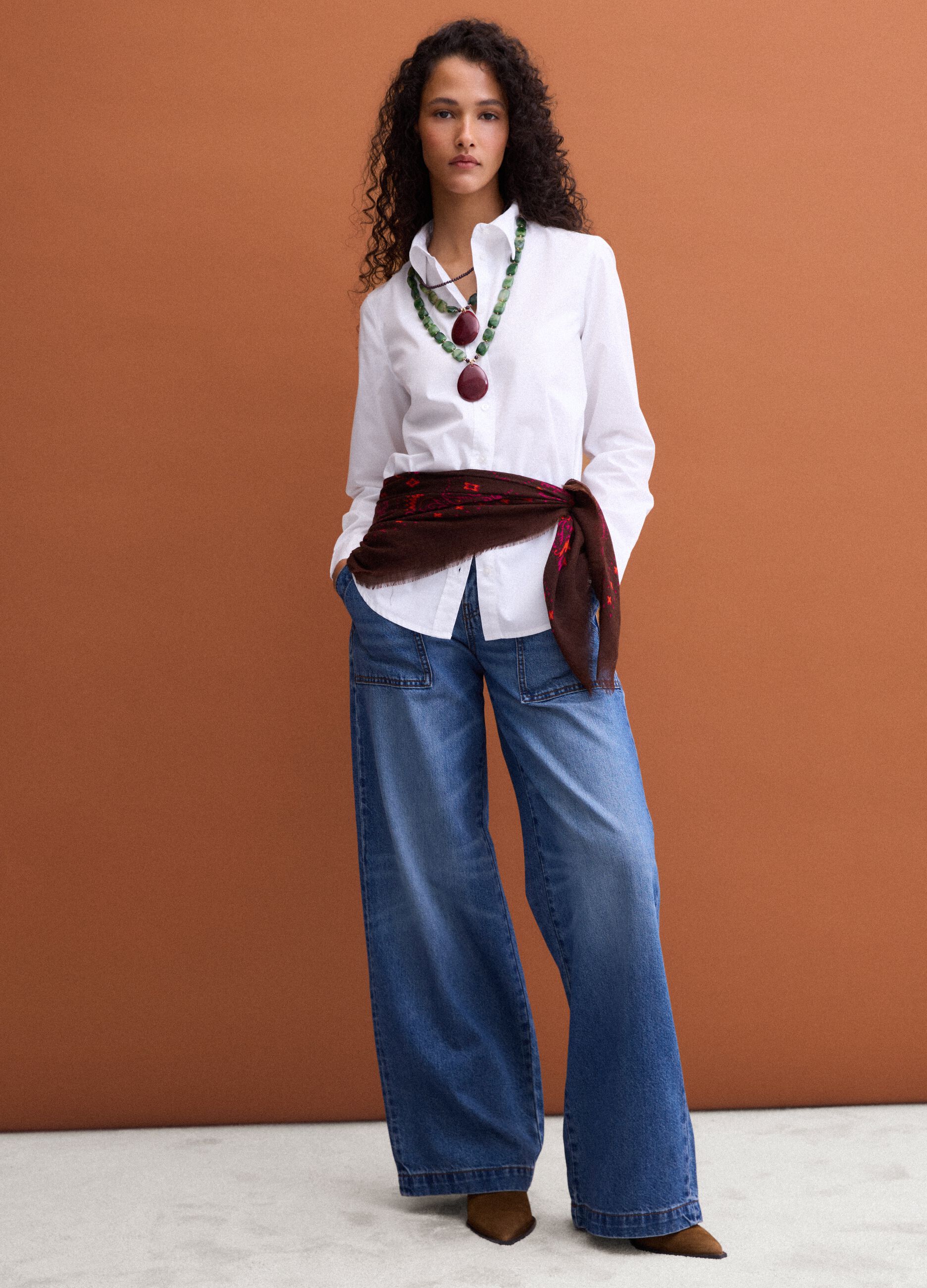 Collana verde e blu a due fili con pendenti