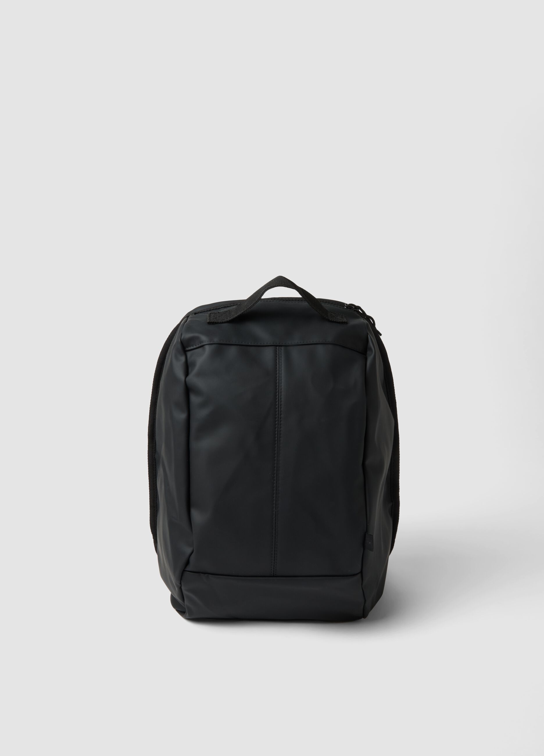 Zaino antifurto nero con scomparto interno e zip idrorepellente