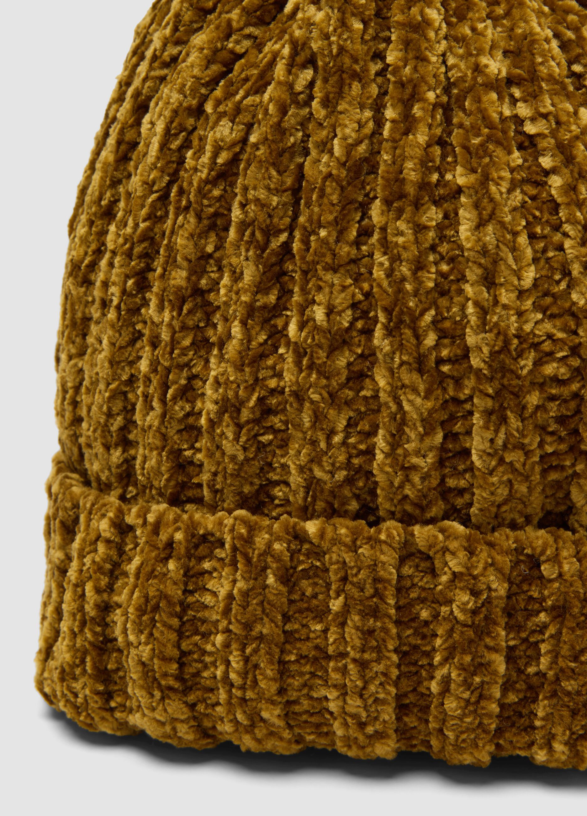 Green ribbed stretch-fabric beanie