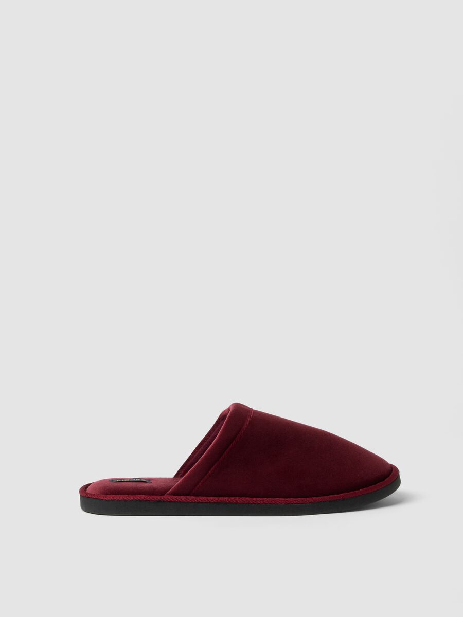 Red lined slippers for home wear_0