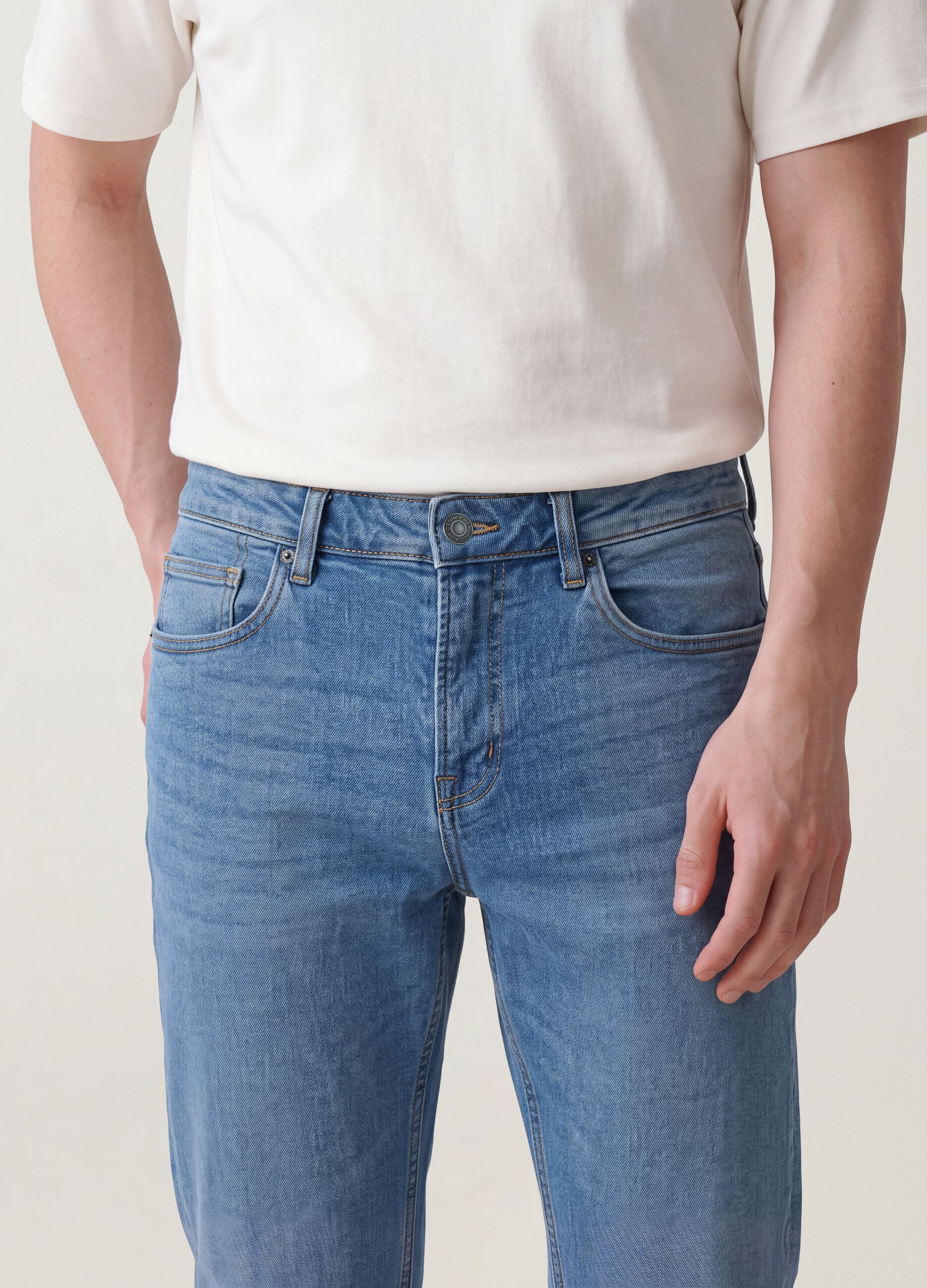 Light blue stretch cotton comfort-fit jeans