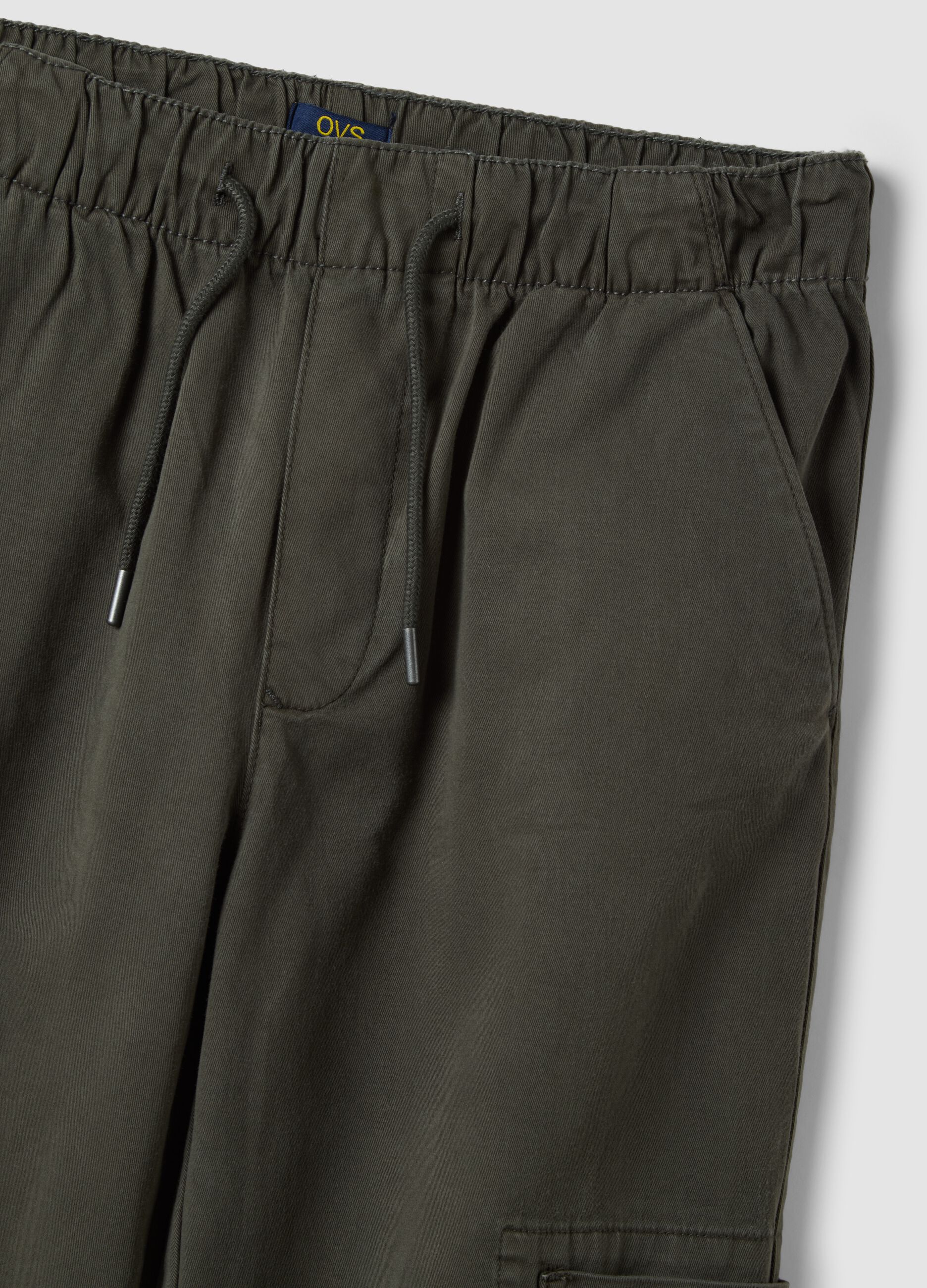 Jogger cargo verdi in cotone elasticizzato