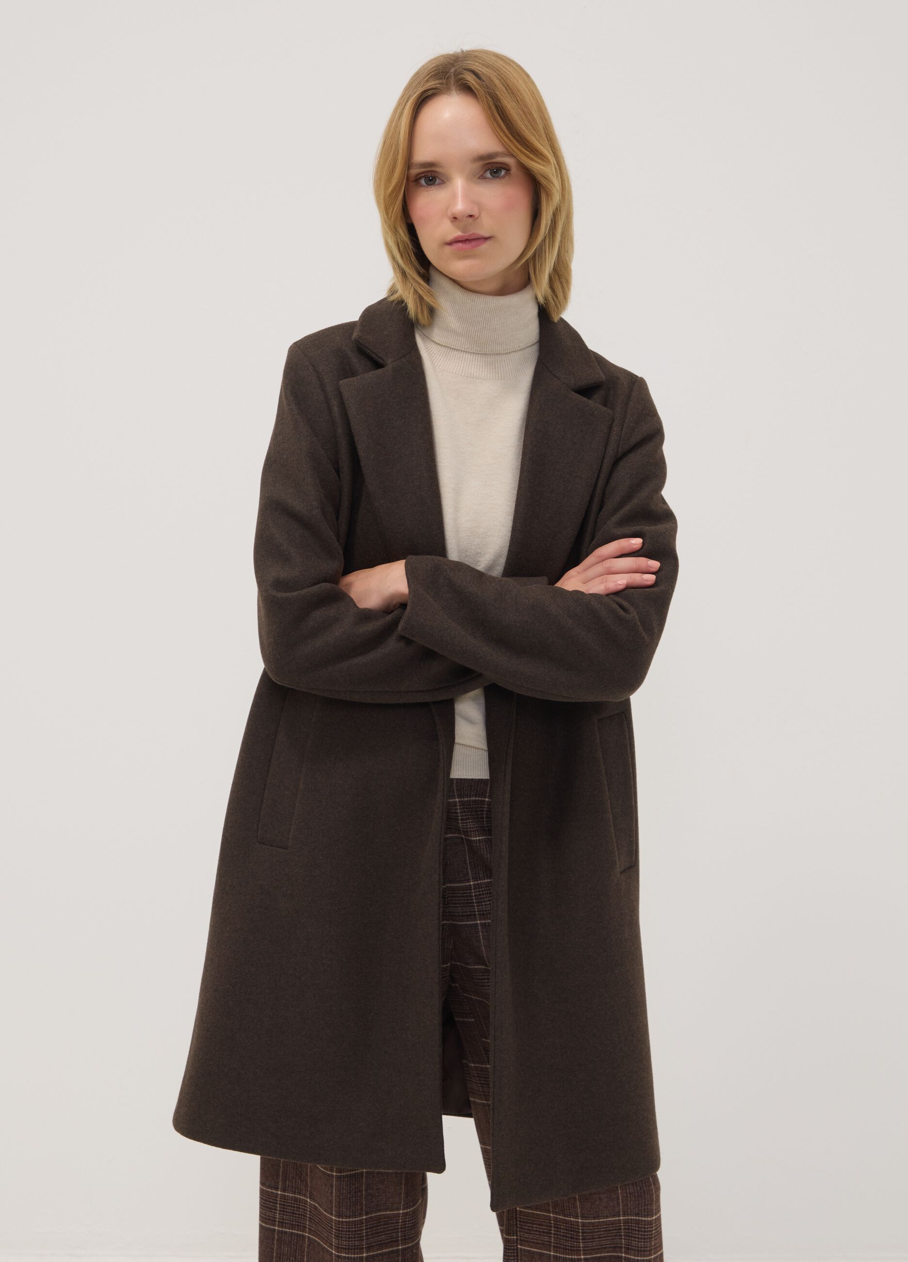 Brown regular-fit coat with lapels and buttons