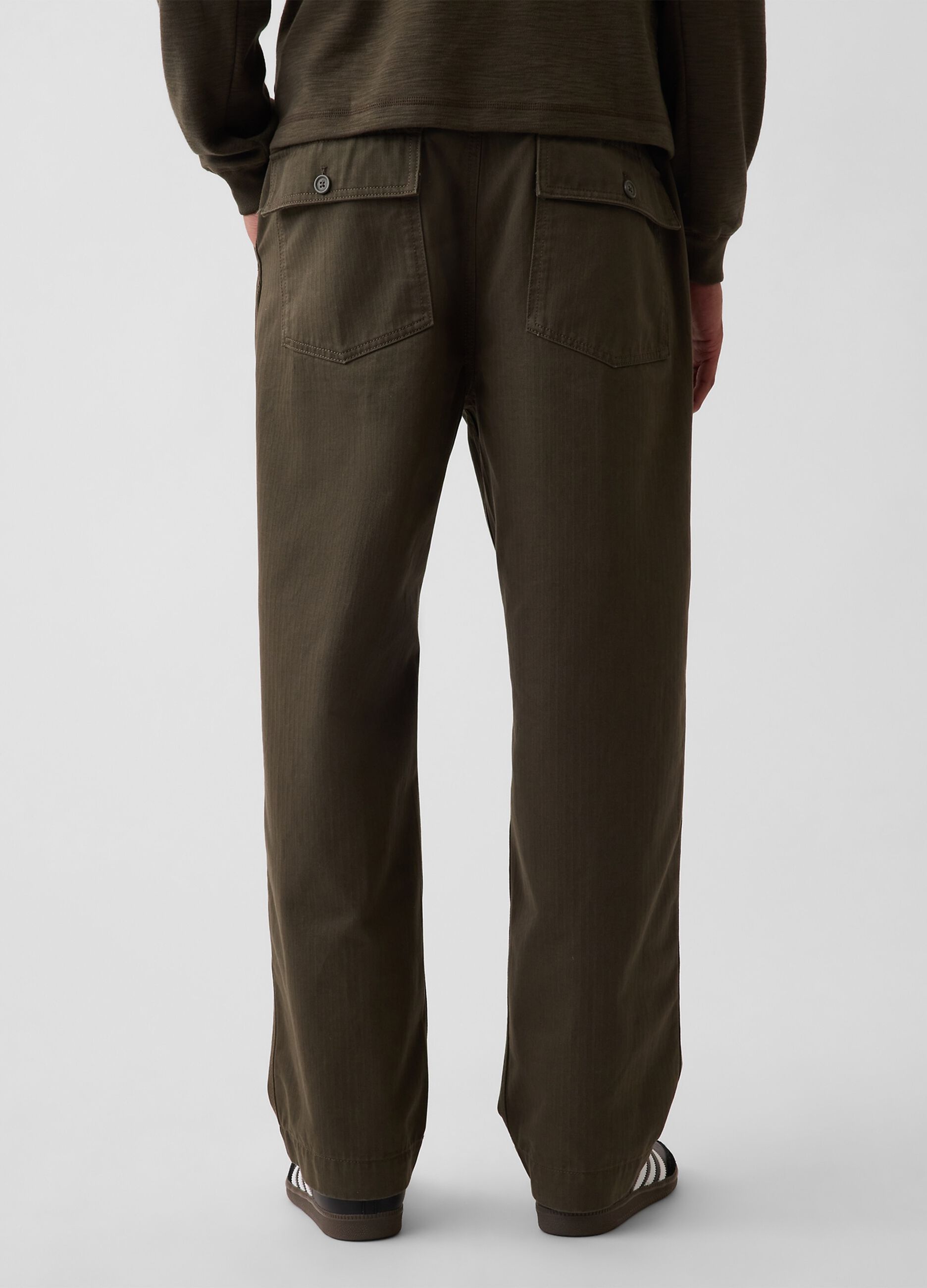 Pantaloni giallo ocra in puro cotone con tasche applicate