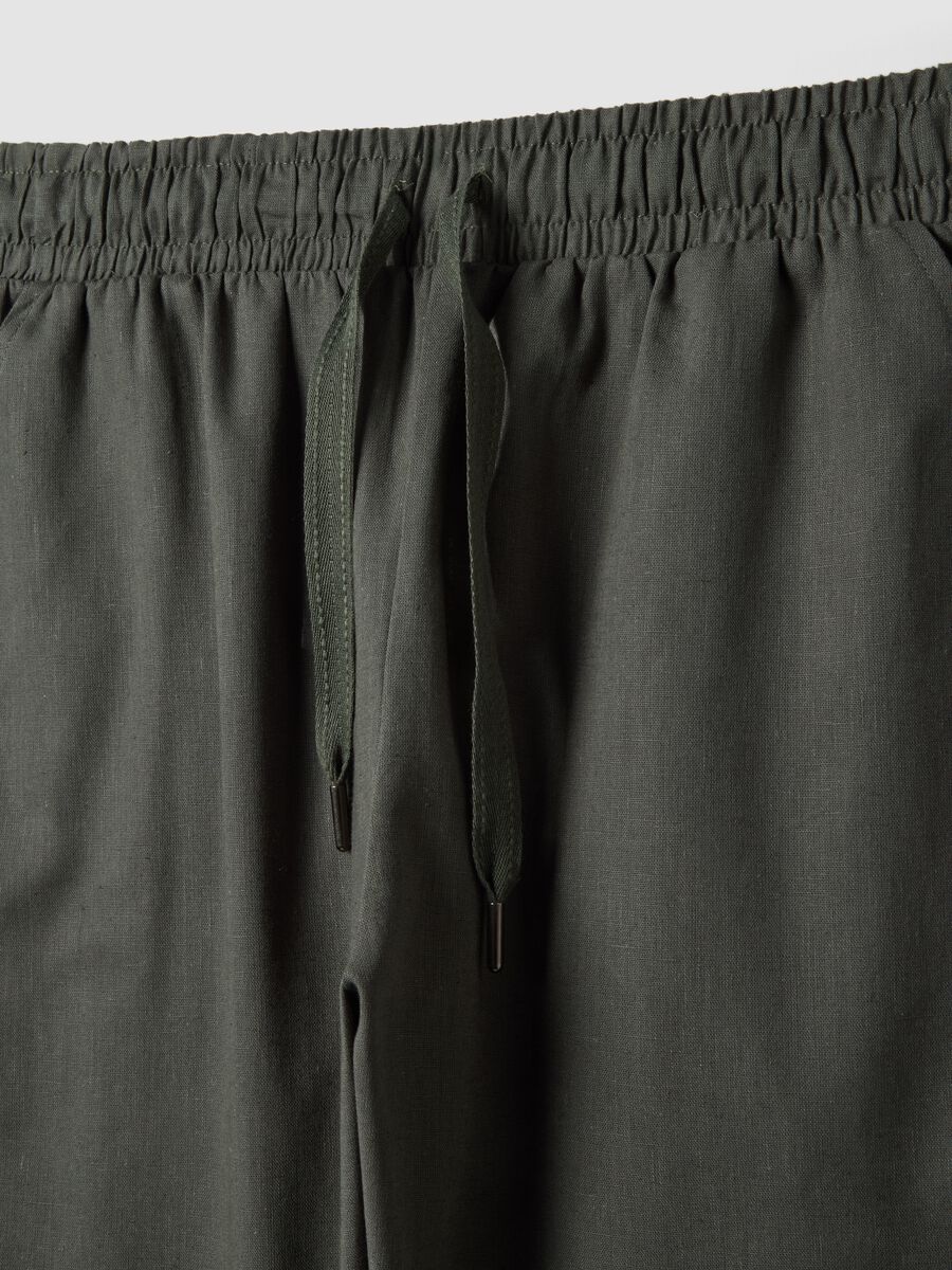 Green relaxed fit pajama trousers in cotton-linen blend_5