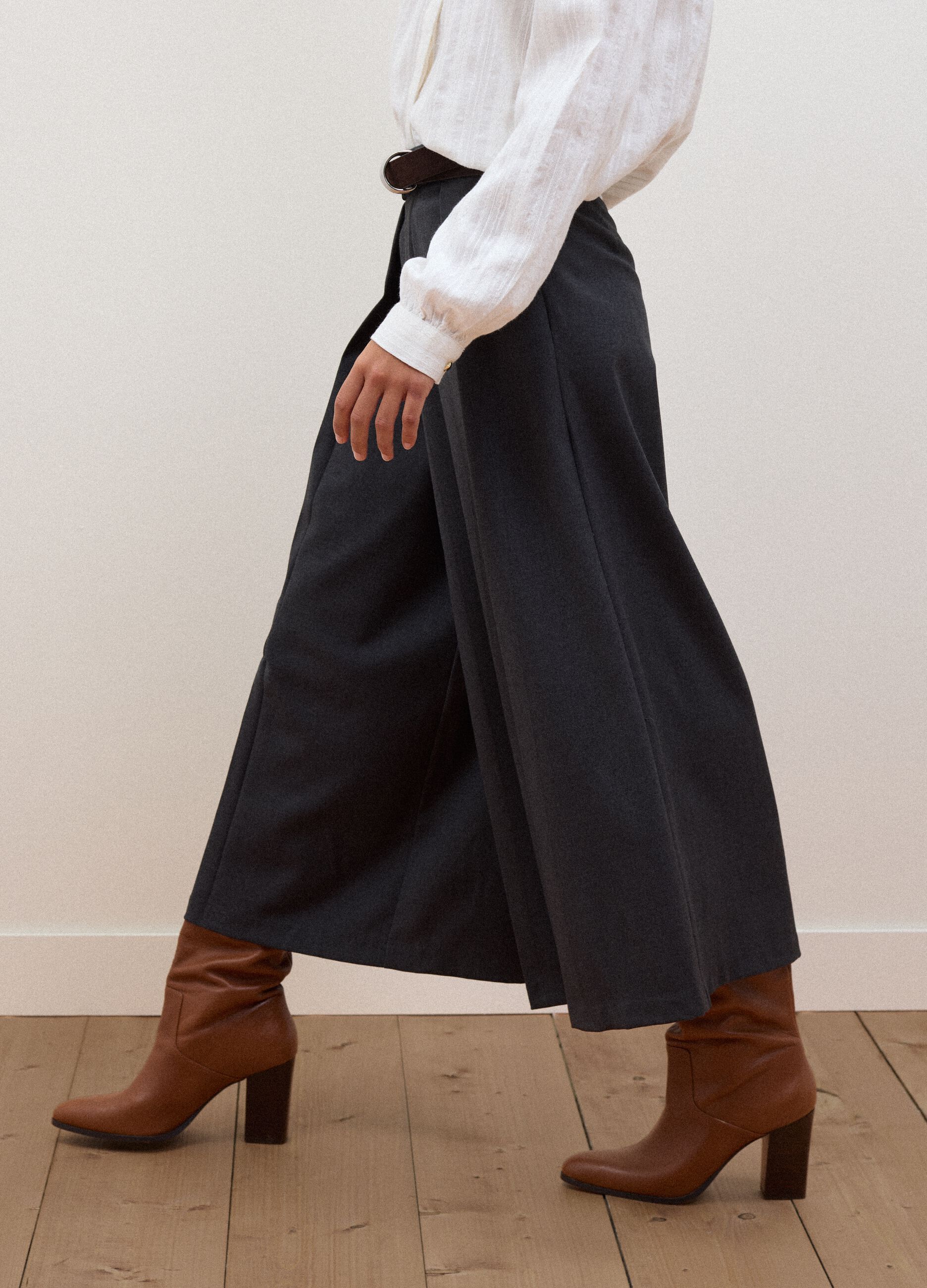 Grey pleated stretch viscose culotte skirt