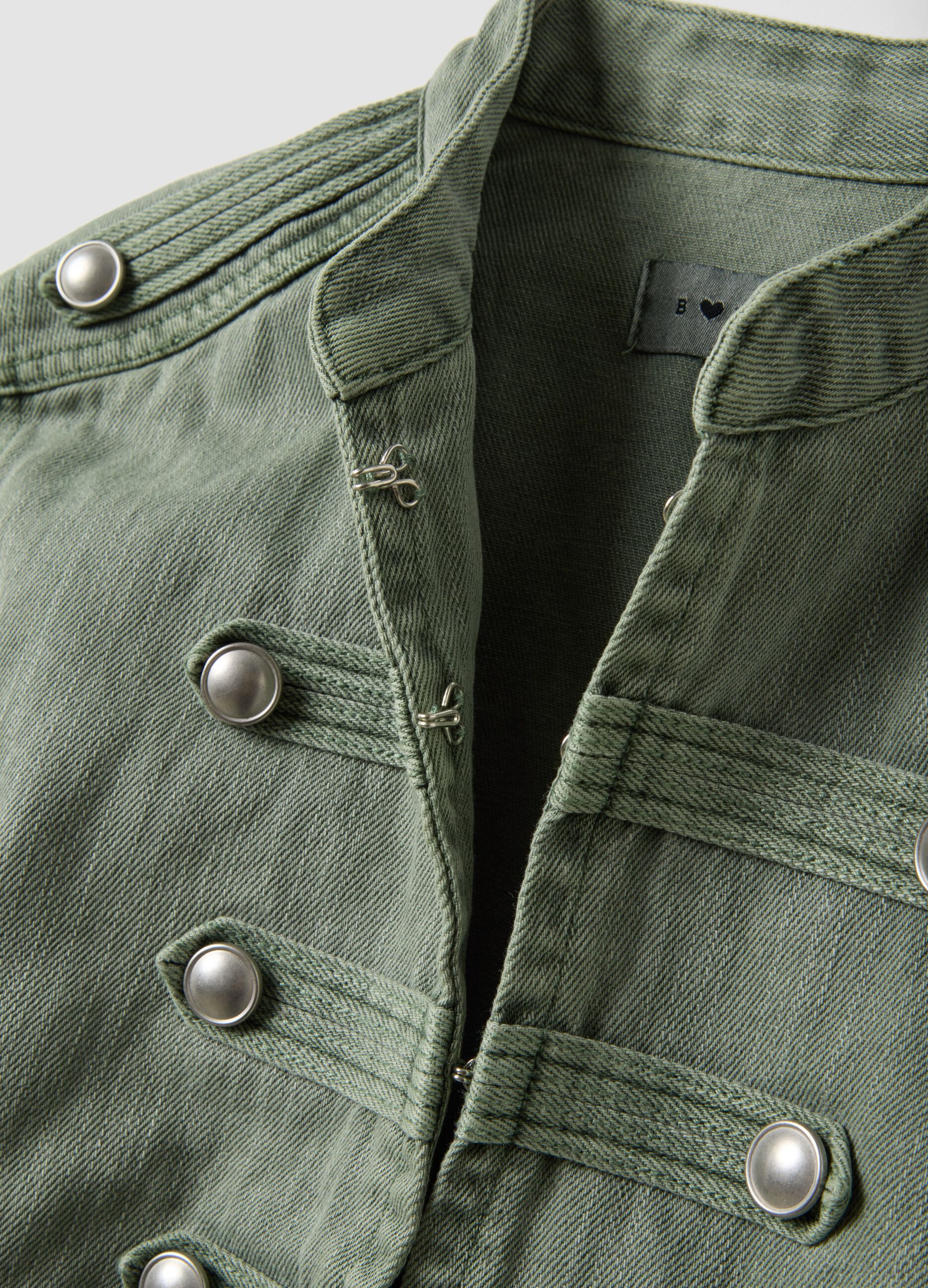 Green pure cotton jacket with concealed buttons, slim fit