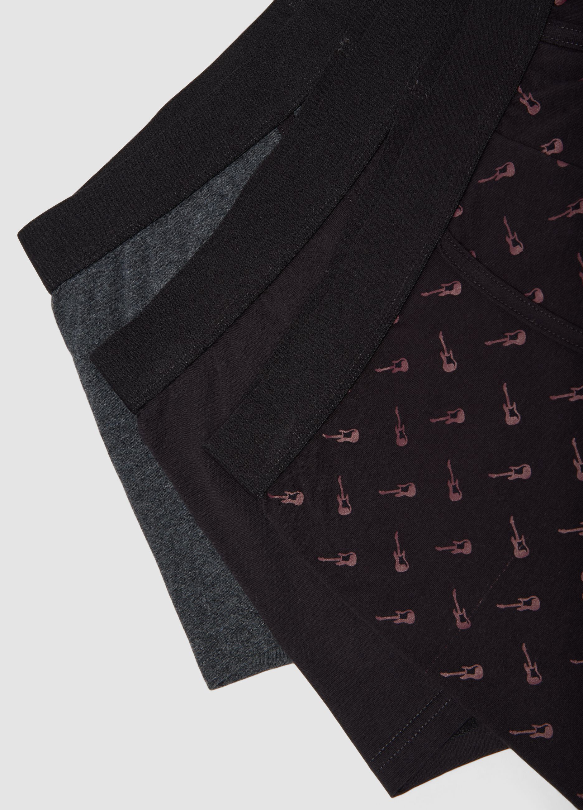 Tripack di boxer neri, grigio scuro melange e rosa cipria in cotone organico elasticizzato