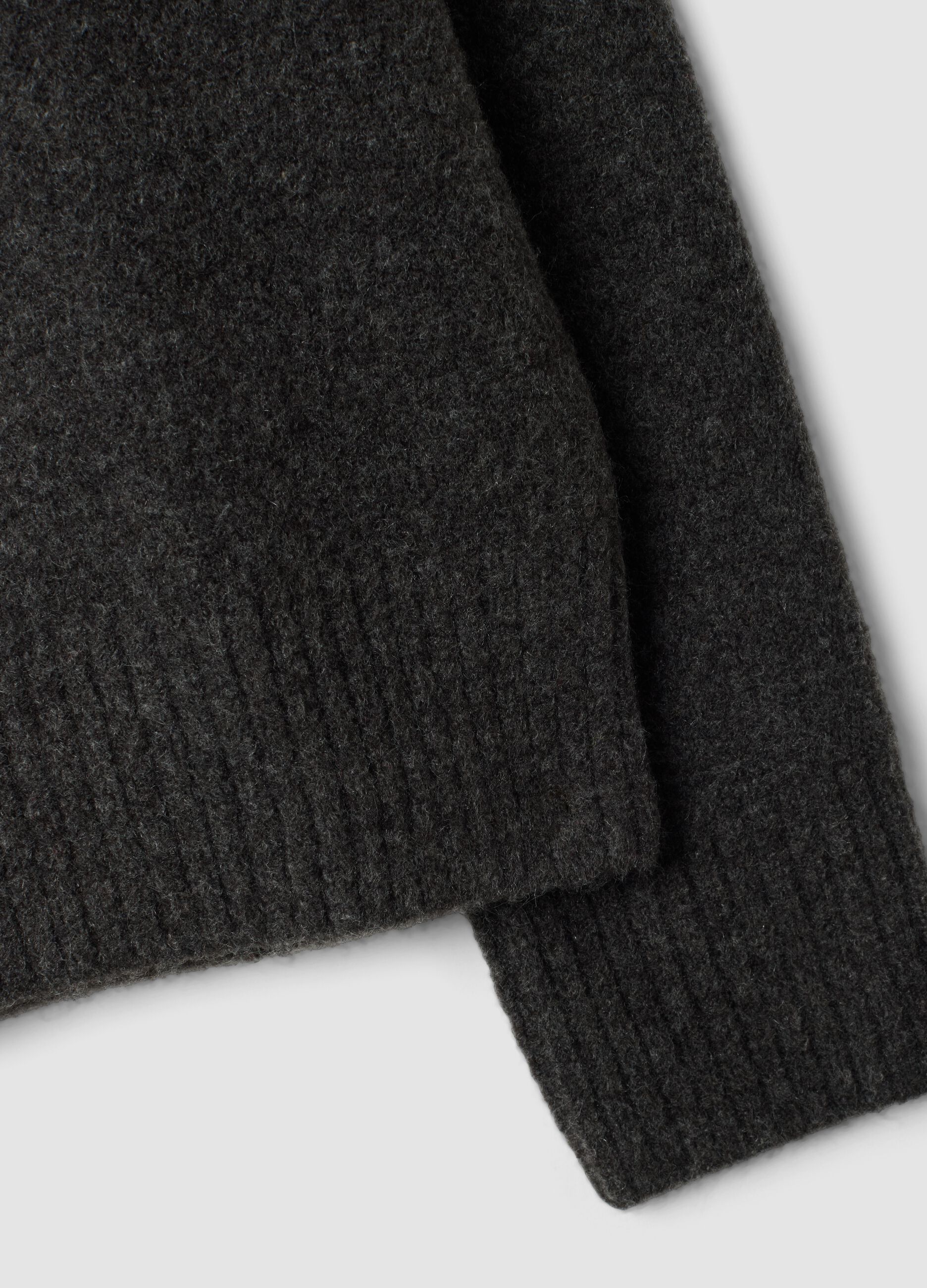 Maglia grigio antracite in lana elasticizzata con Collo rialzato