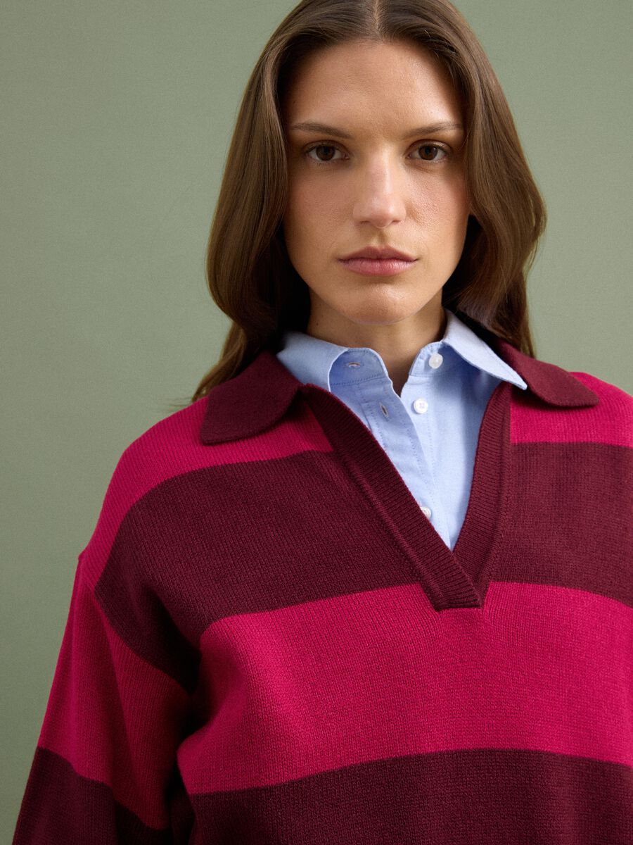 Maglia rossa in misto lana a righe con colletto polo_1