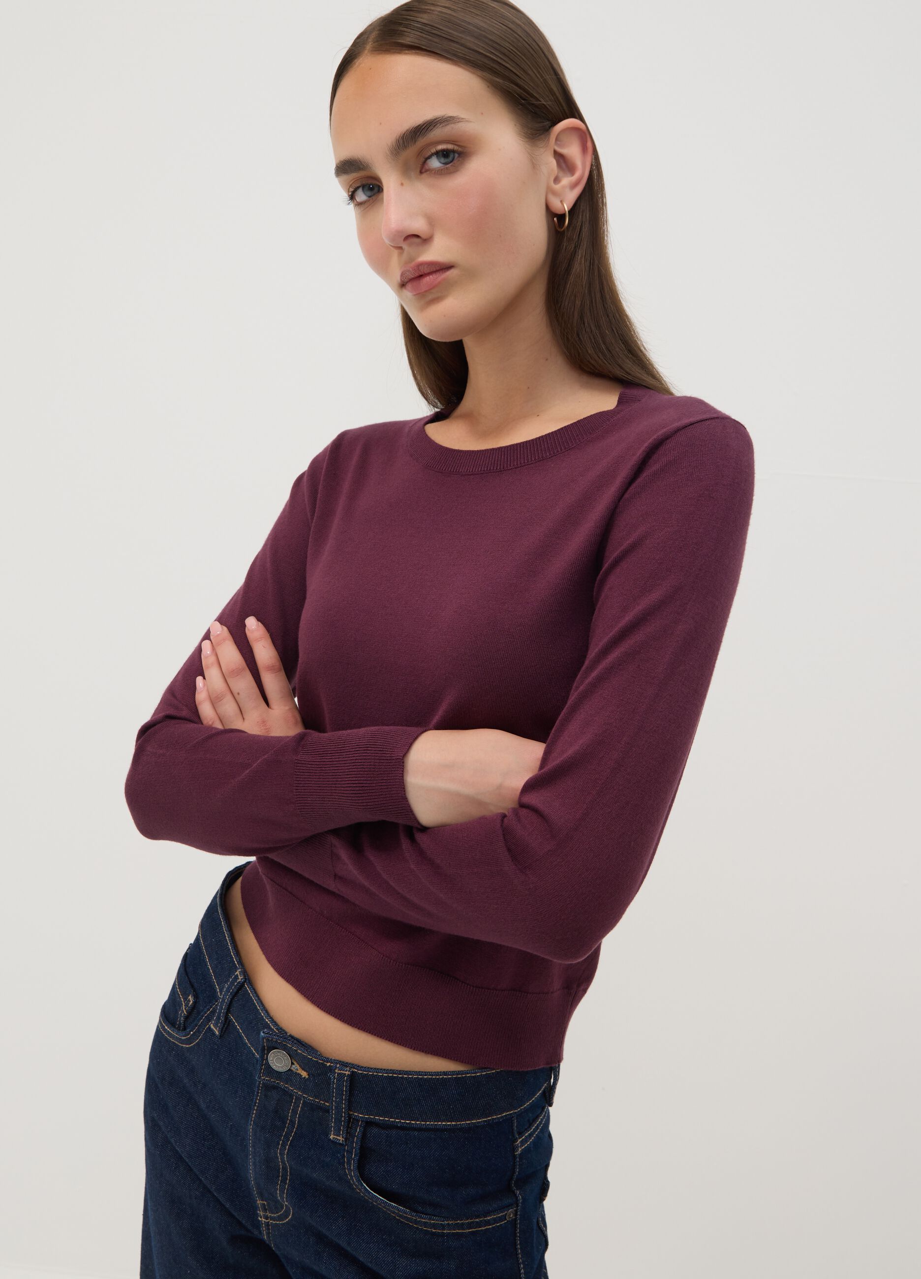 Maglia viola in misto viscosa a girocollo