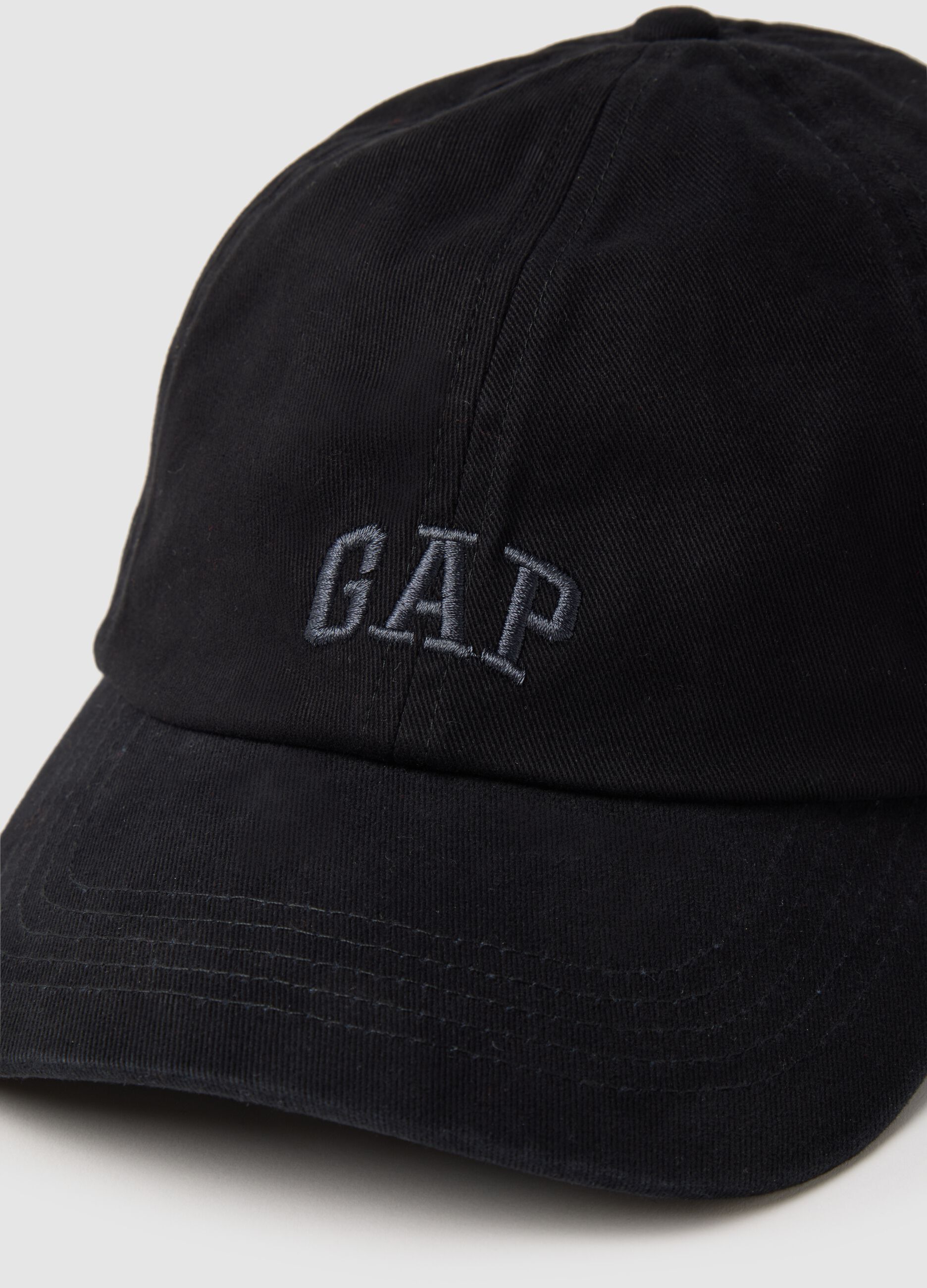 قبعة بيسبول مطرزة بشعار GAP