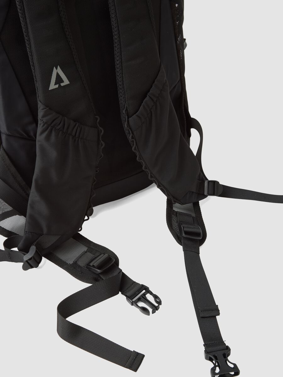 ALTAVIA 25L Water-Resistant Outdoor Backpack &ndash; WITH DEBORAH COMPAGNONI_3