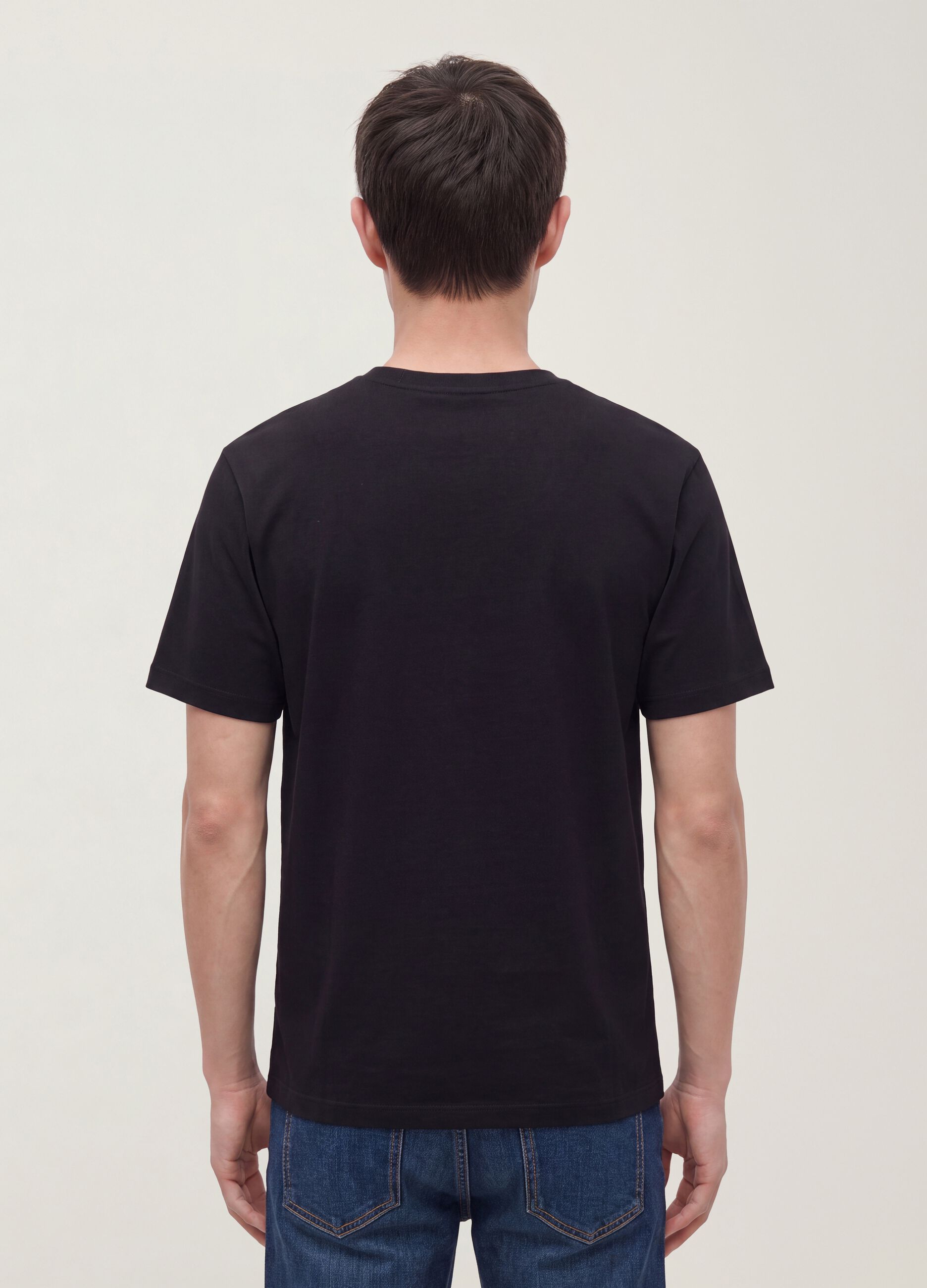 Black pure cotton crew-neck T-shirt with a relaxed fit