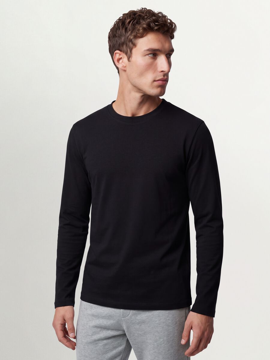 Black long-sleeve T-shirt in 100% organic cotton with crew neck_0