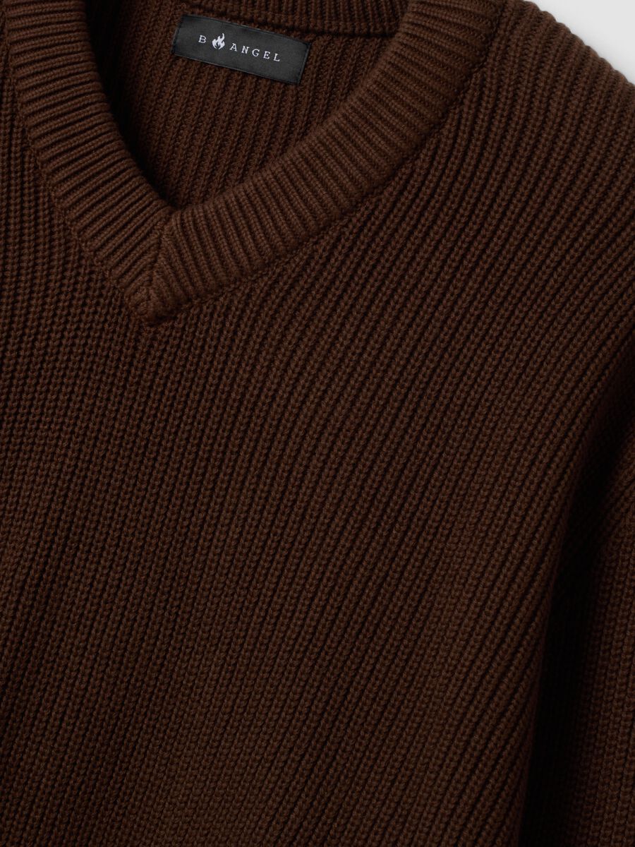 Brown pure cotton jumper with deep V-neck, regular fit_5