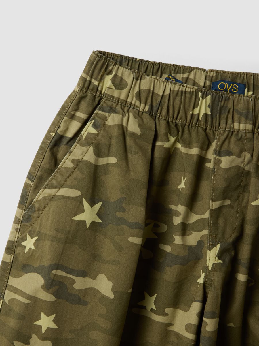 Green pure cotton wide-leg trousers with camo print_1