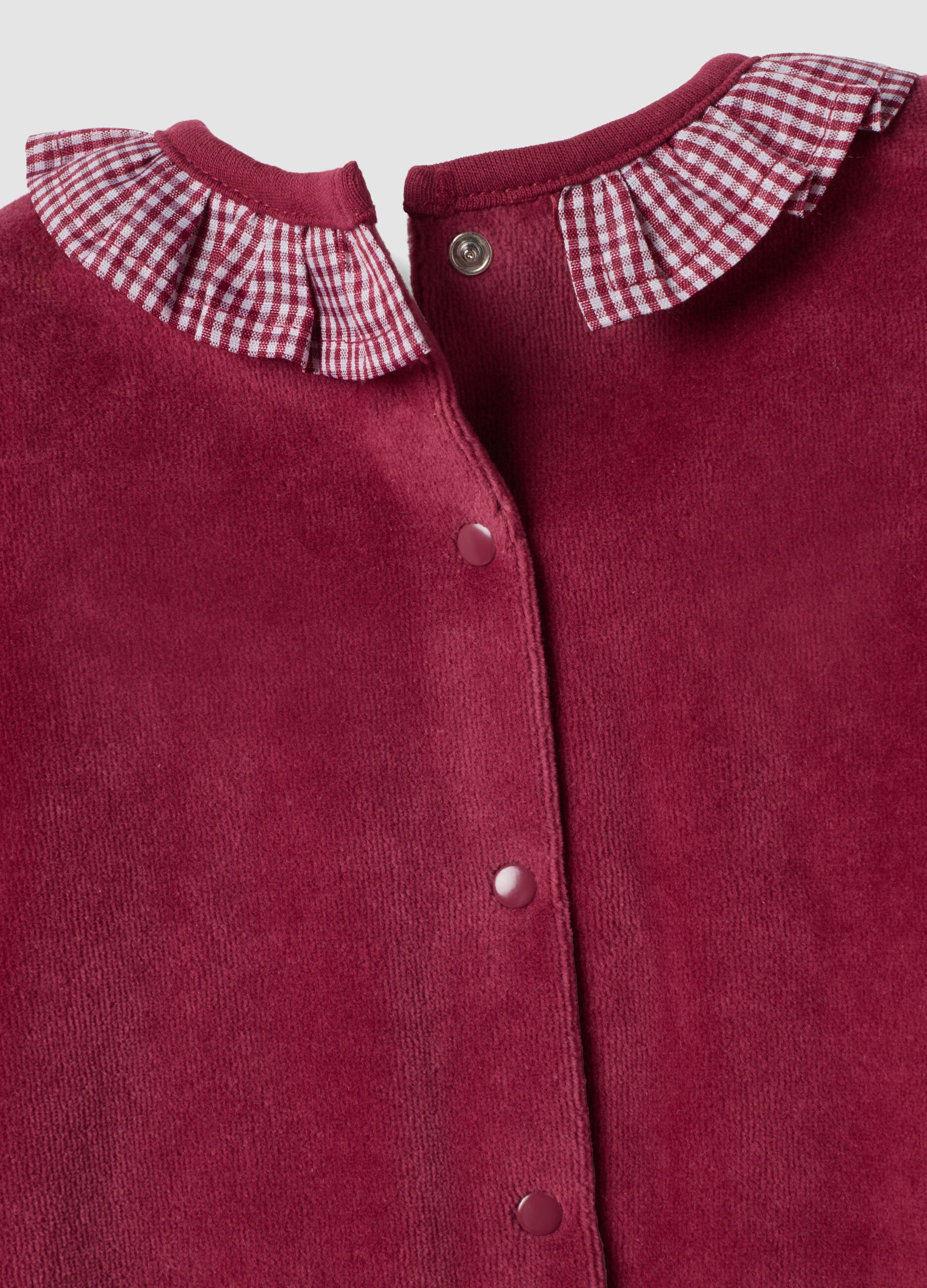 Tutina rossa in misto cotone organico con colletto a volant