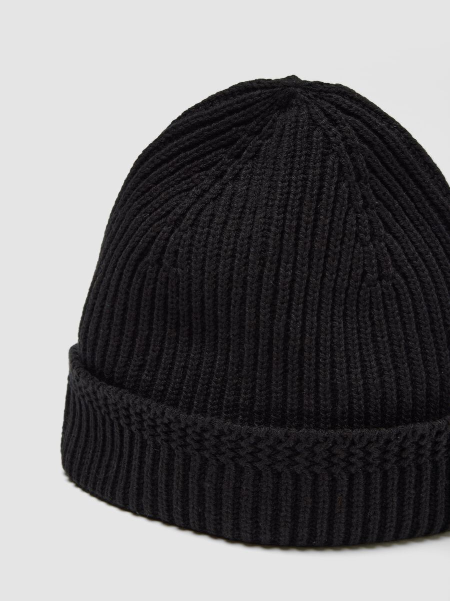 Black ribbed cotton-blend beanie_2
