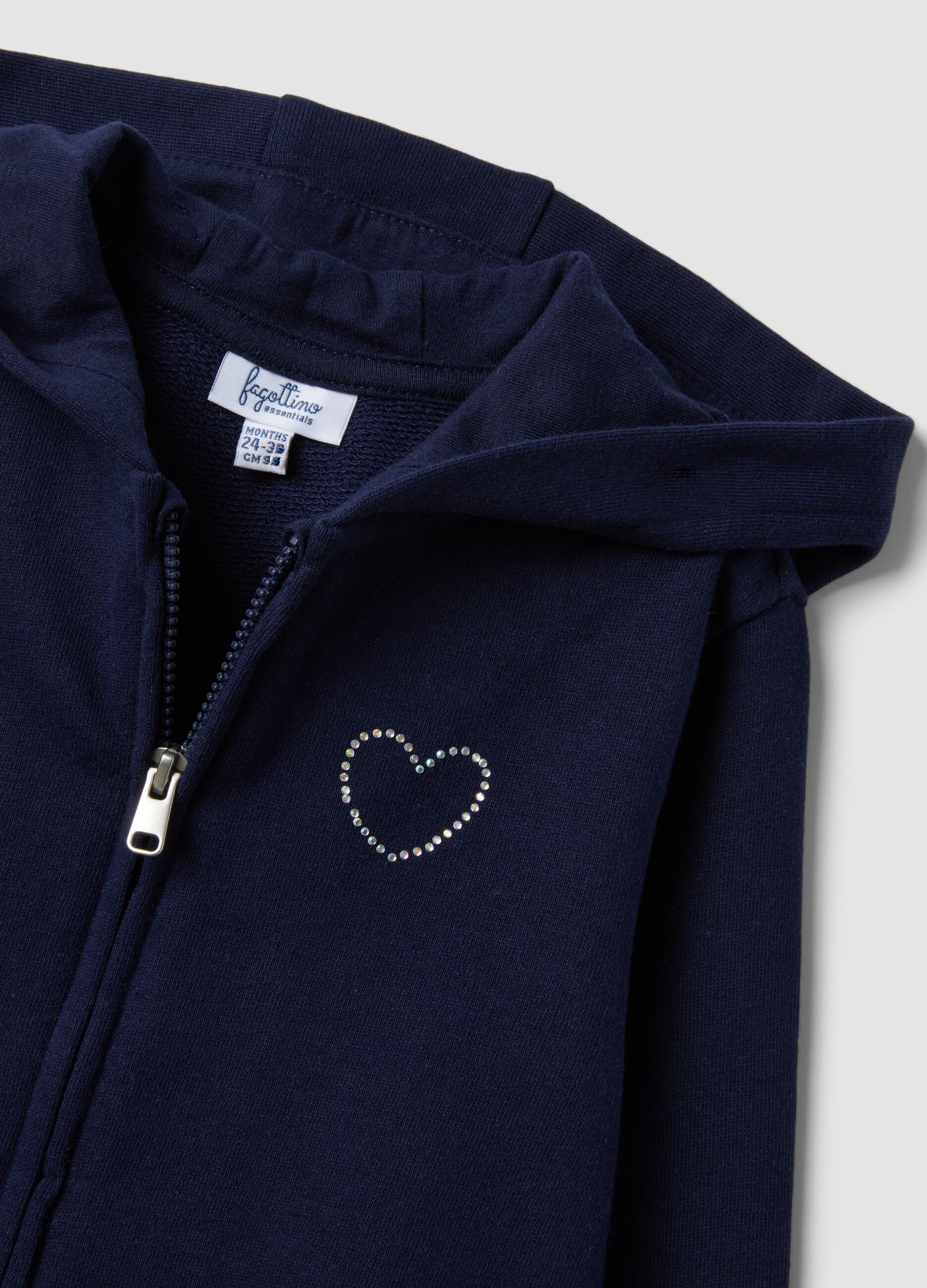 سويت شيرت أزرق بقبعة من قطن عضوي 100% مع نجمة، بقصّة عادية للرضيعة