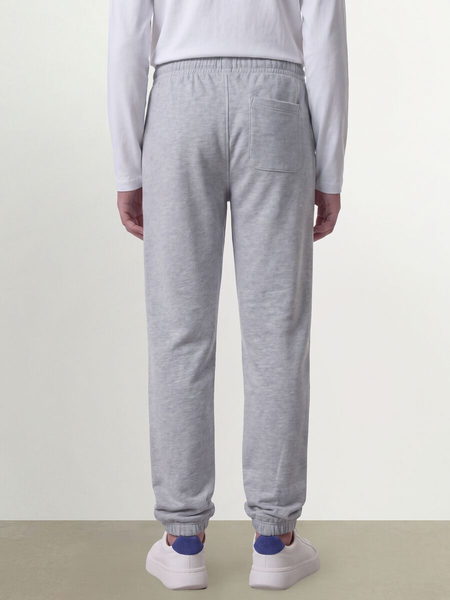 Grey joggers in pure organic cotton with drawstring for boys_2