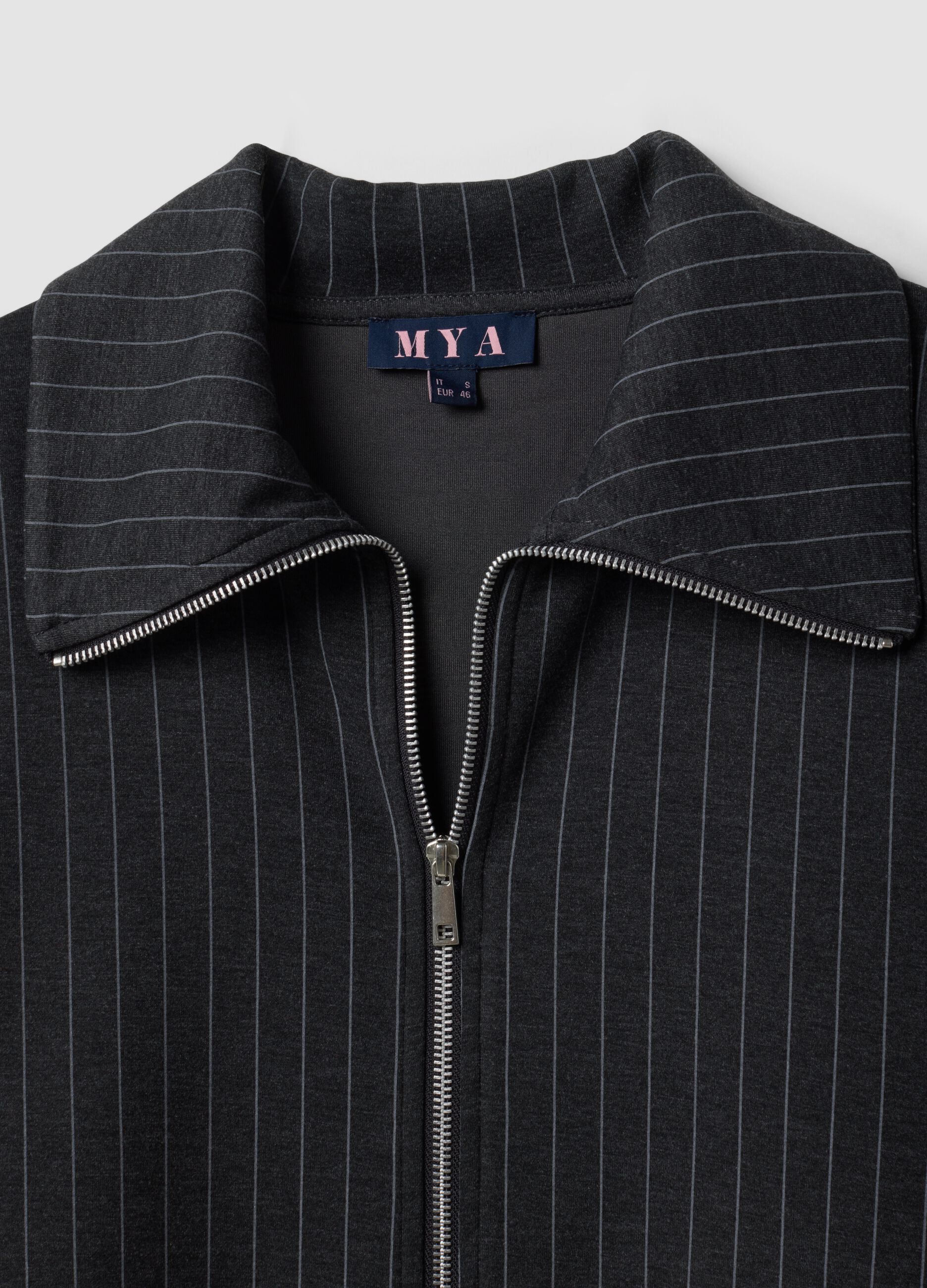 Felpa full zip grigia in viscosa elasticizzata a righe con colletto