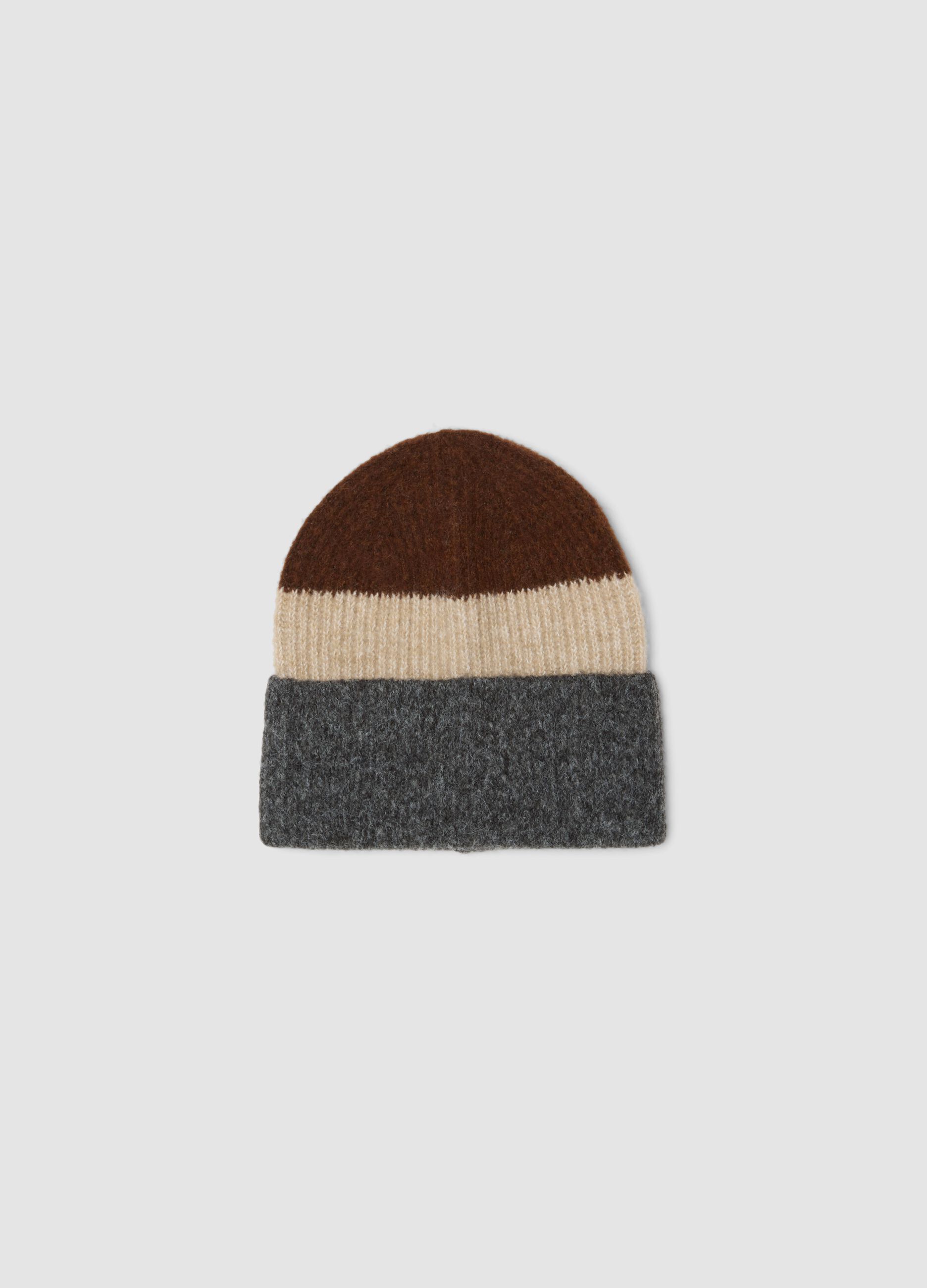 Cappello marrone in lana elasticizzata a coste