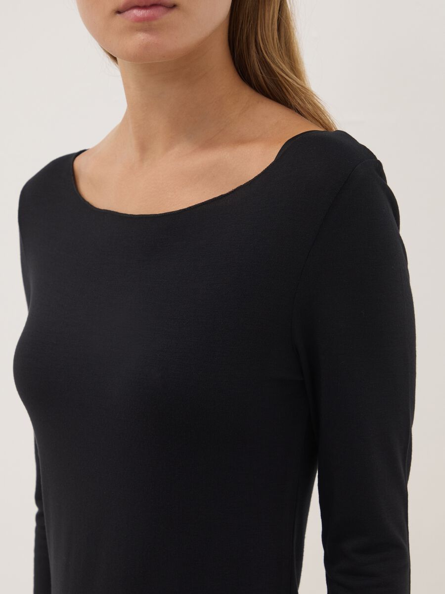 Black stretch modal crew-neck T-shirt, regular fit_2
