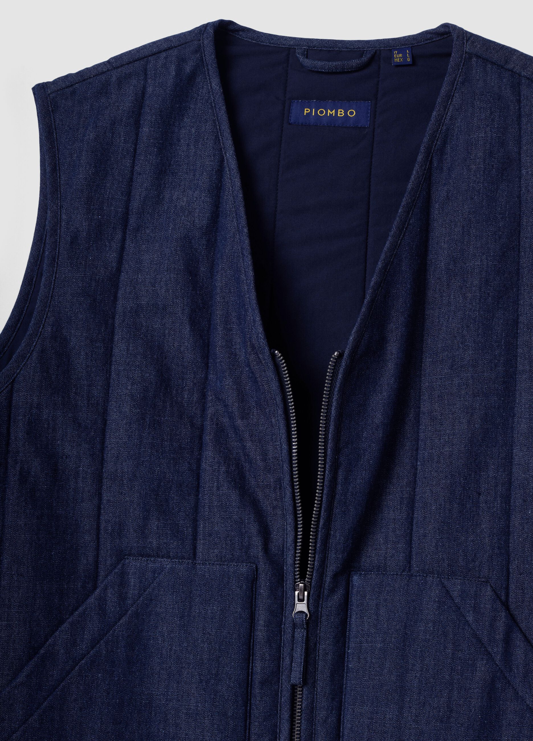 Blue gilet in a cotton, lyocell and viscose blend