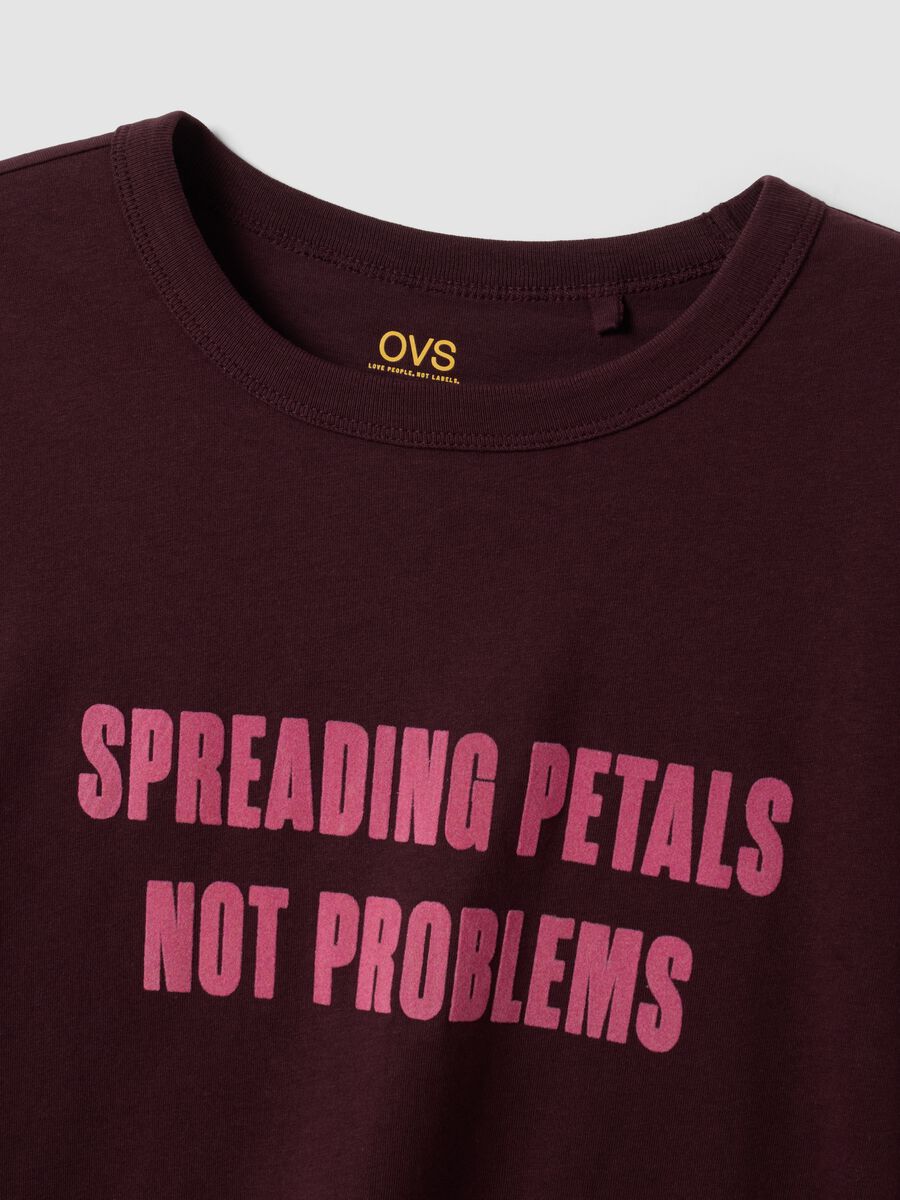 Red pure cotton T-shirt with front slogan, regular fit_5