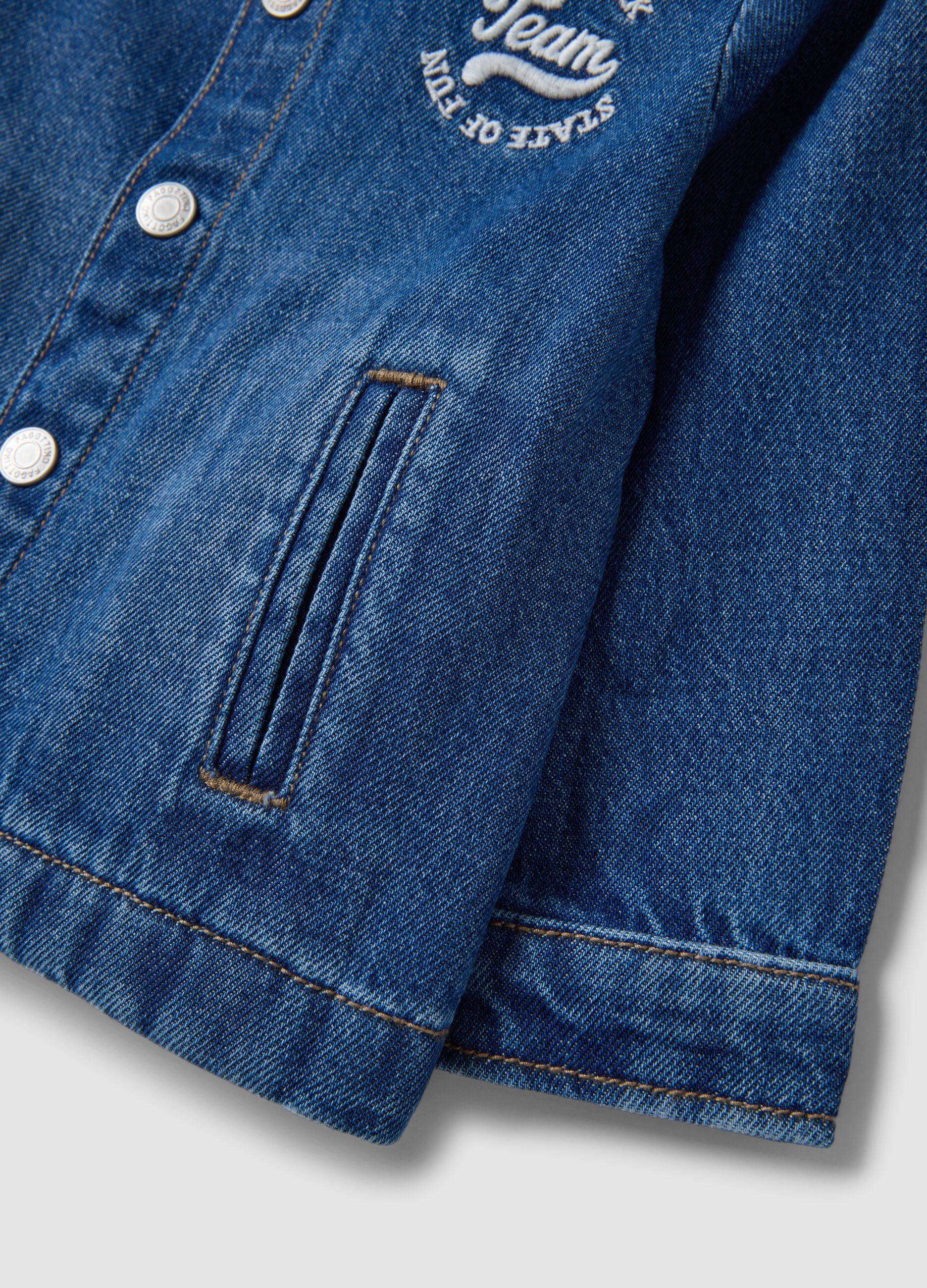 Shacket blu in puro cotone denim con bottoni a pressione