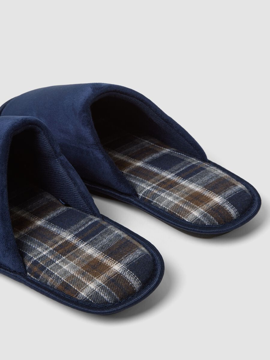 Blue men's slip-on slippers with checked lining_1