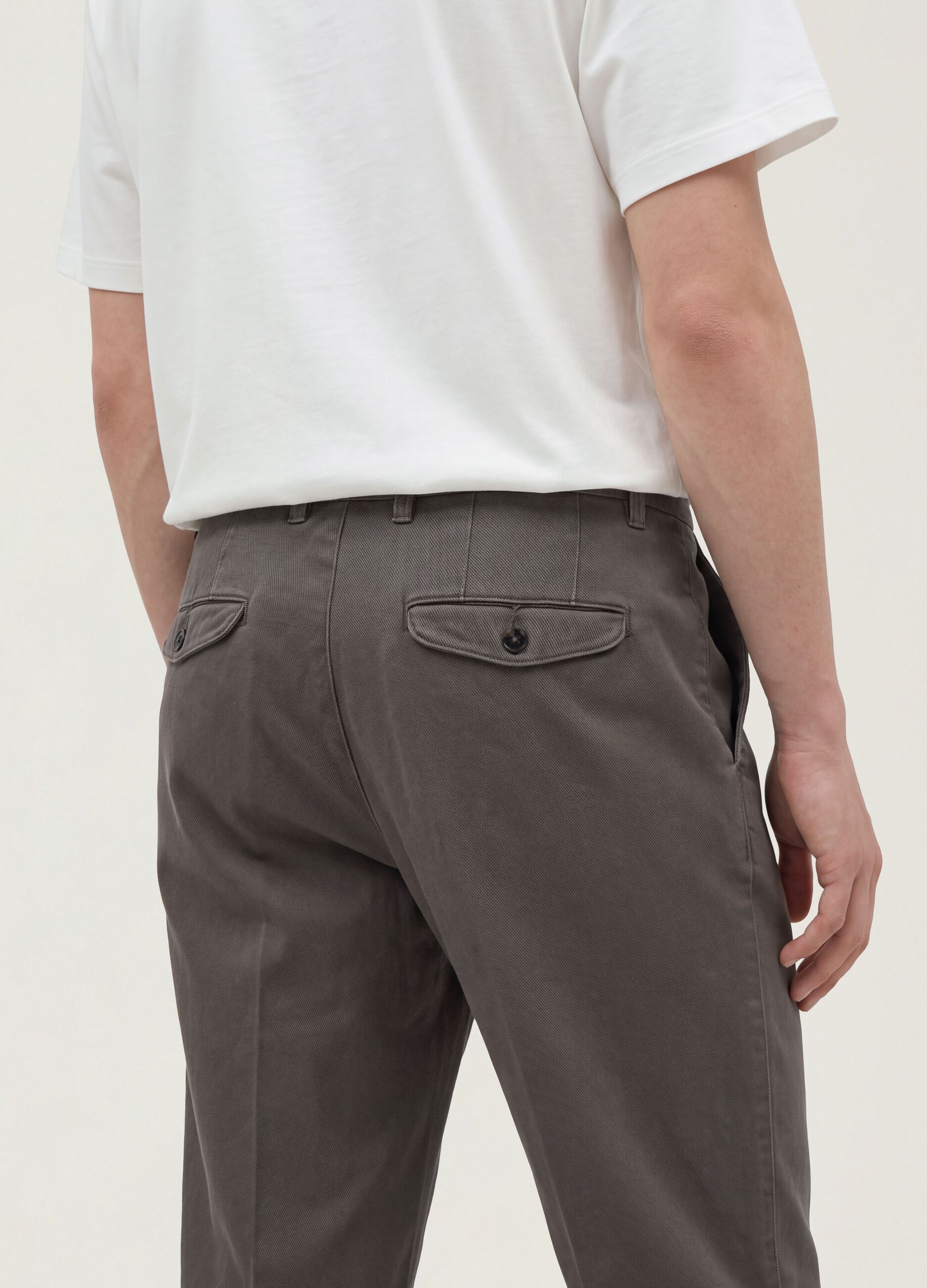 Pantaloni chino grigi in twill di cotone elasticizzato regular tapered fit