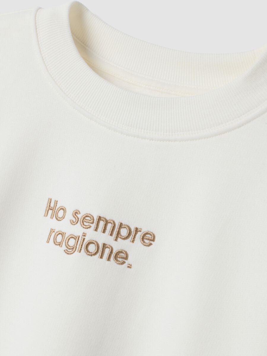 White sweatshirt with ribbed collar in pure organic cotton_2