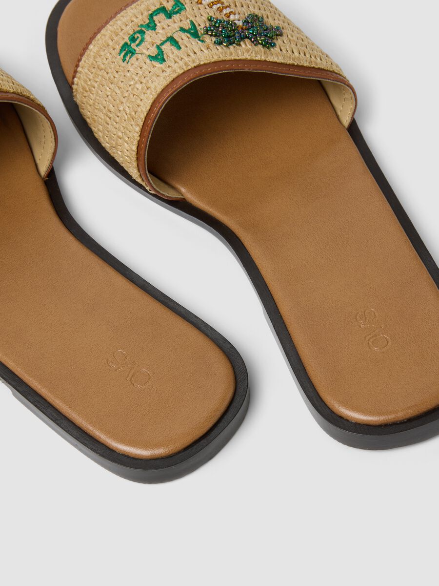 Beige flat sandals with braided embroidered strap_2